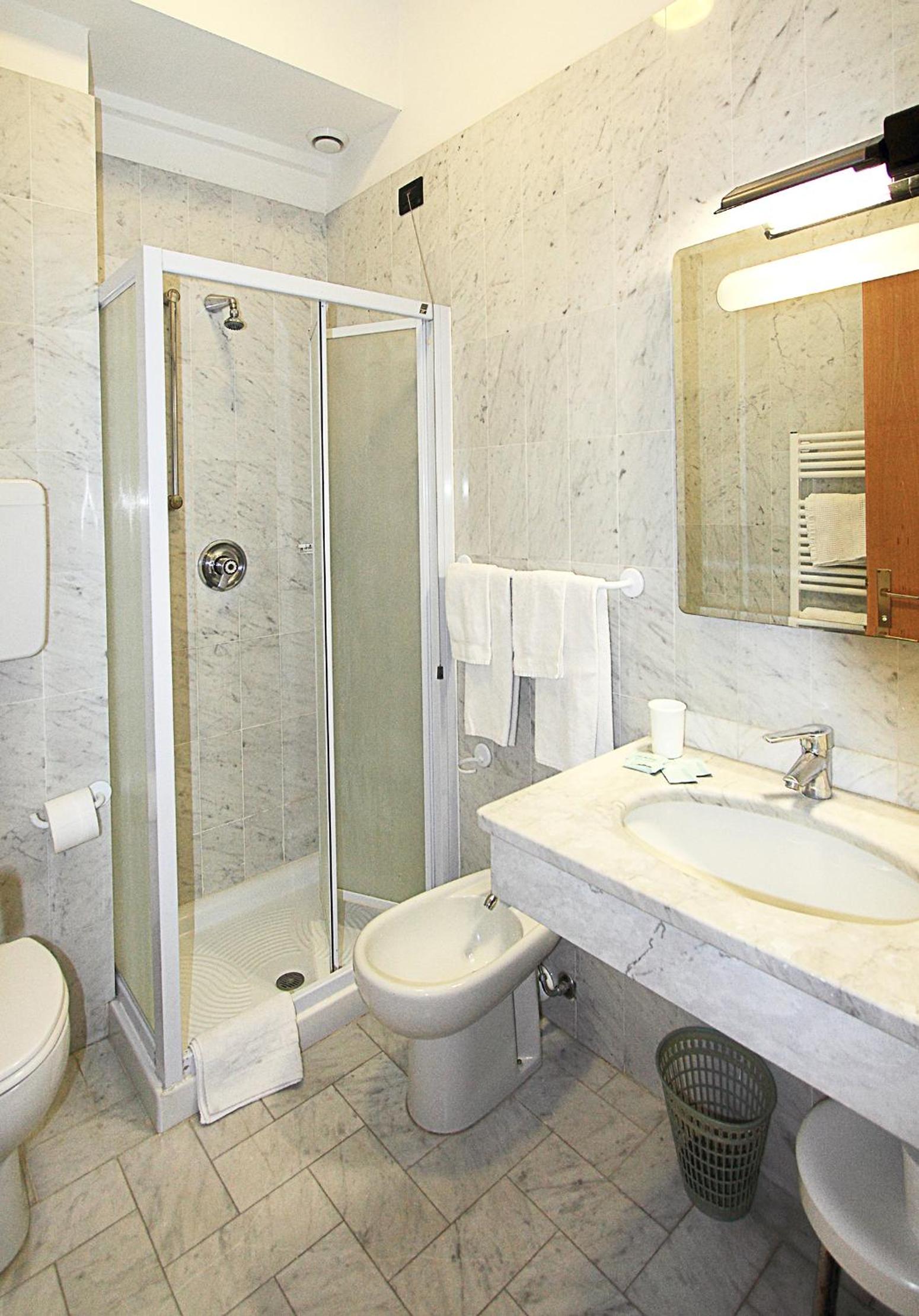 Classic Triple Room photo 2