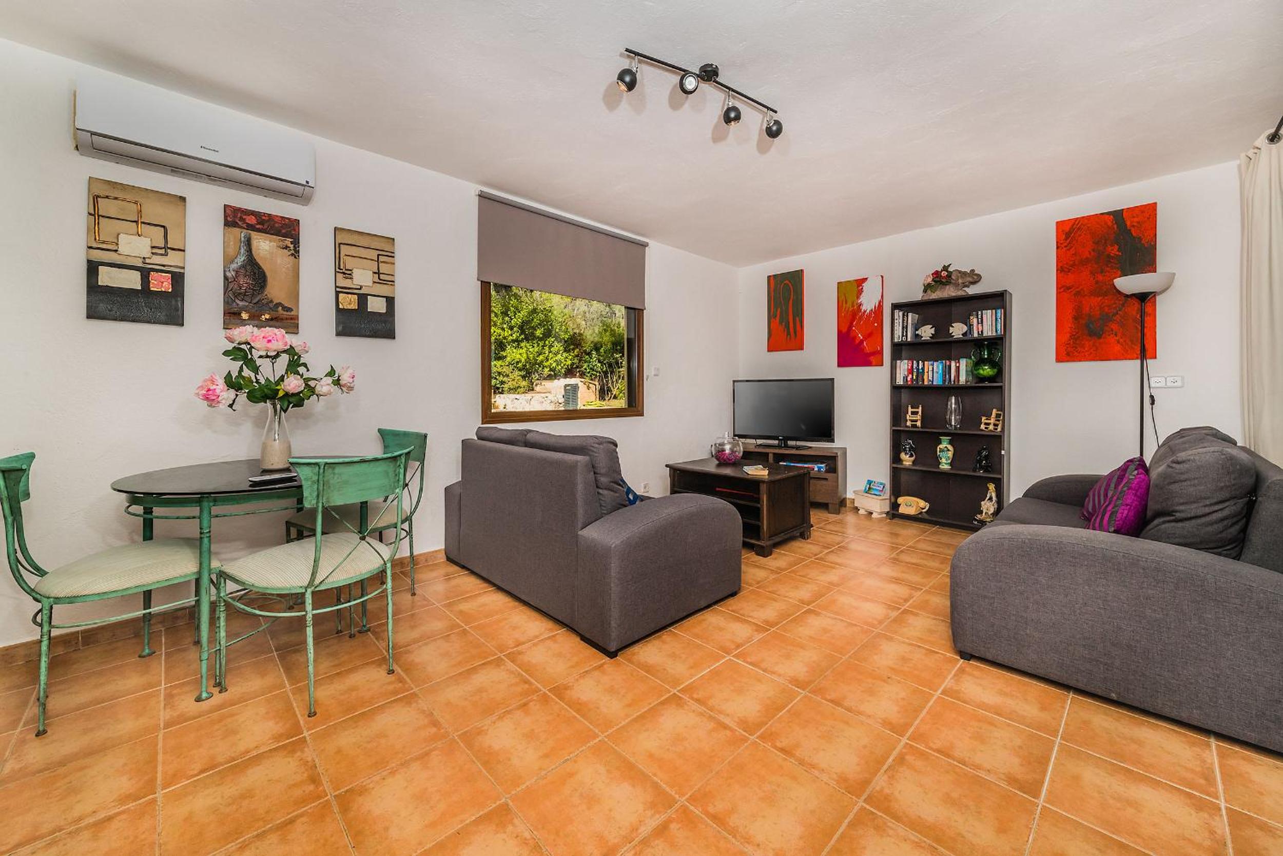 Villa with Garden View