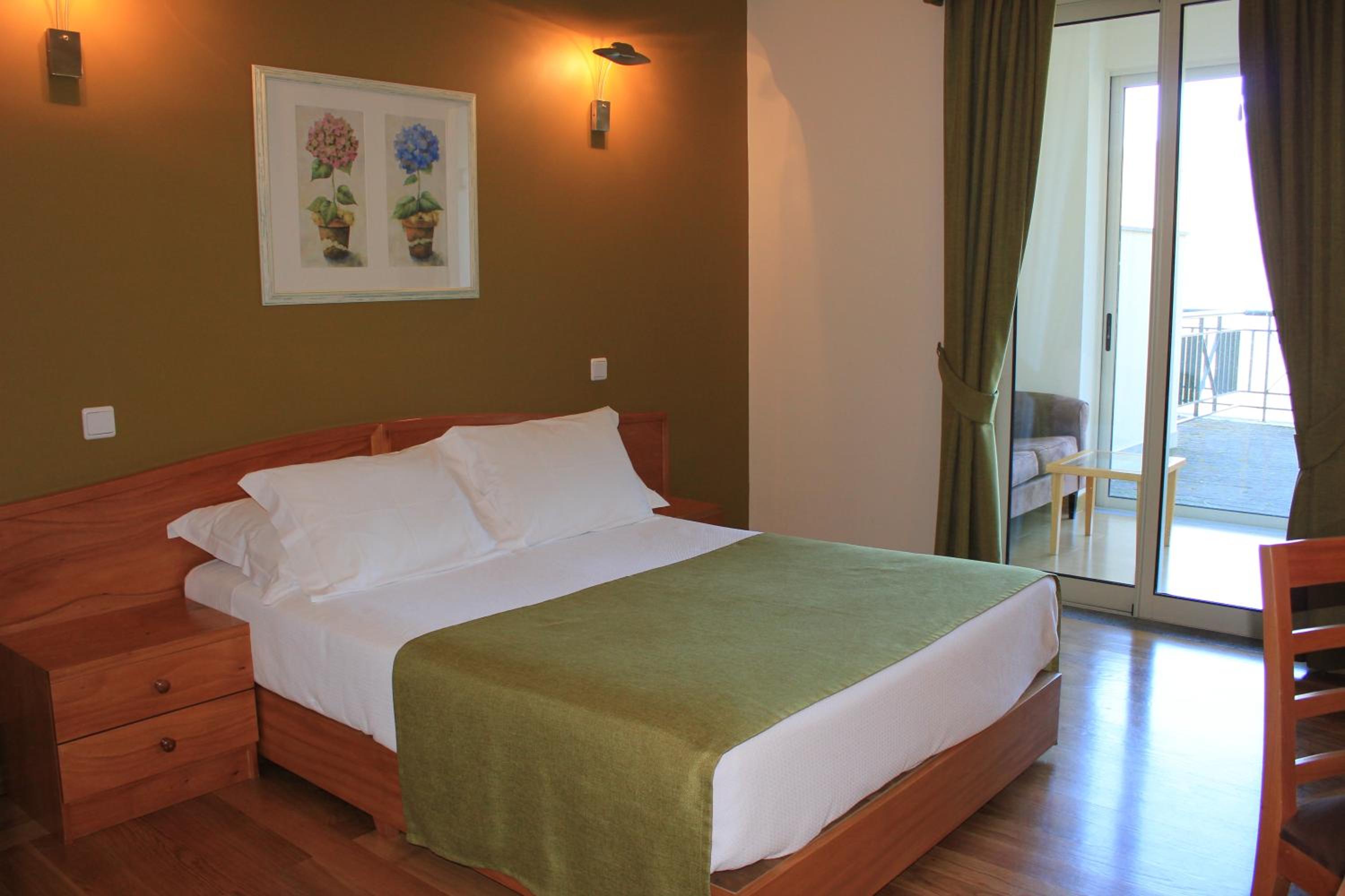 Double or Twin Room - Photo 2