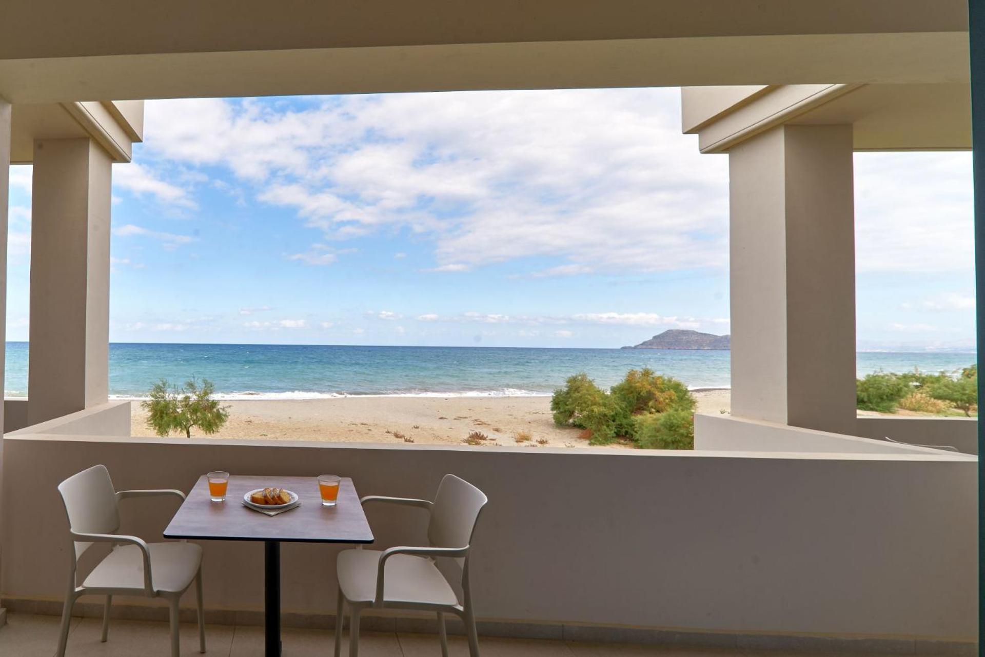 Superior Room with Sea View - Photo 4