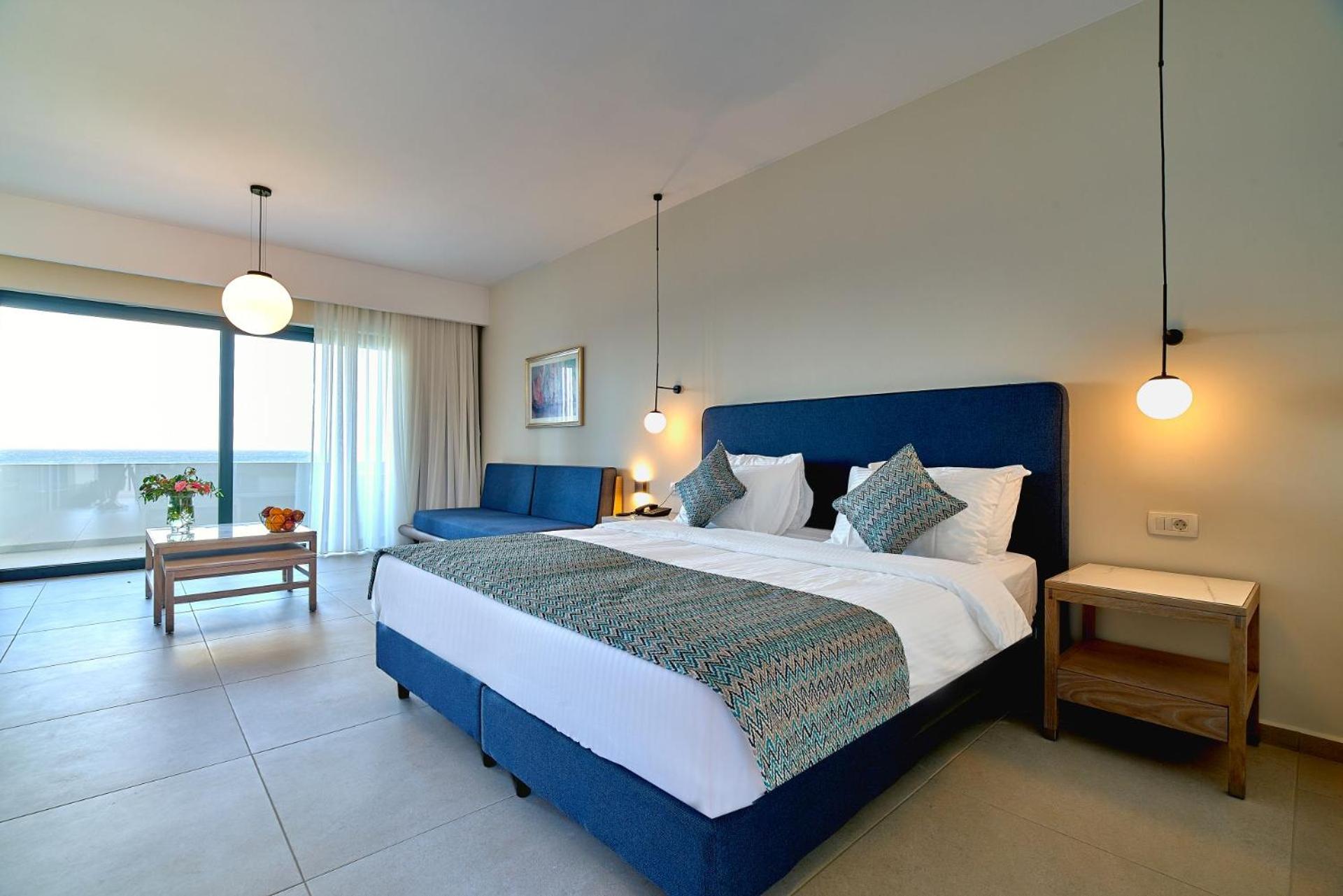 Superior Room with Sea View - Photo 2