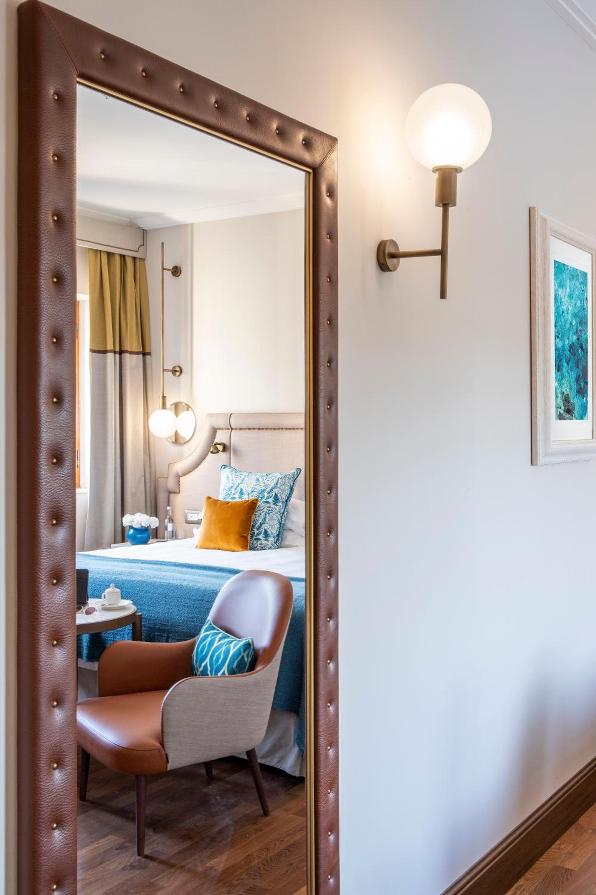 Deluxe Double or Twin Room - Photo 6