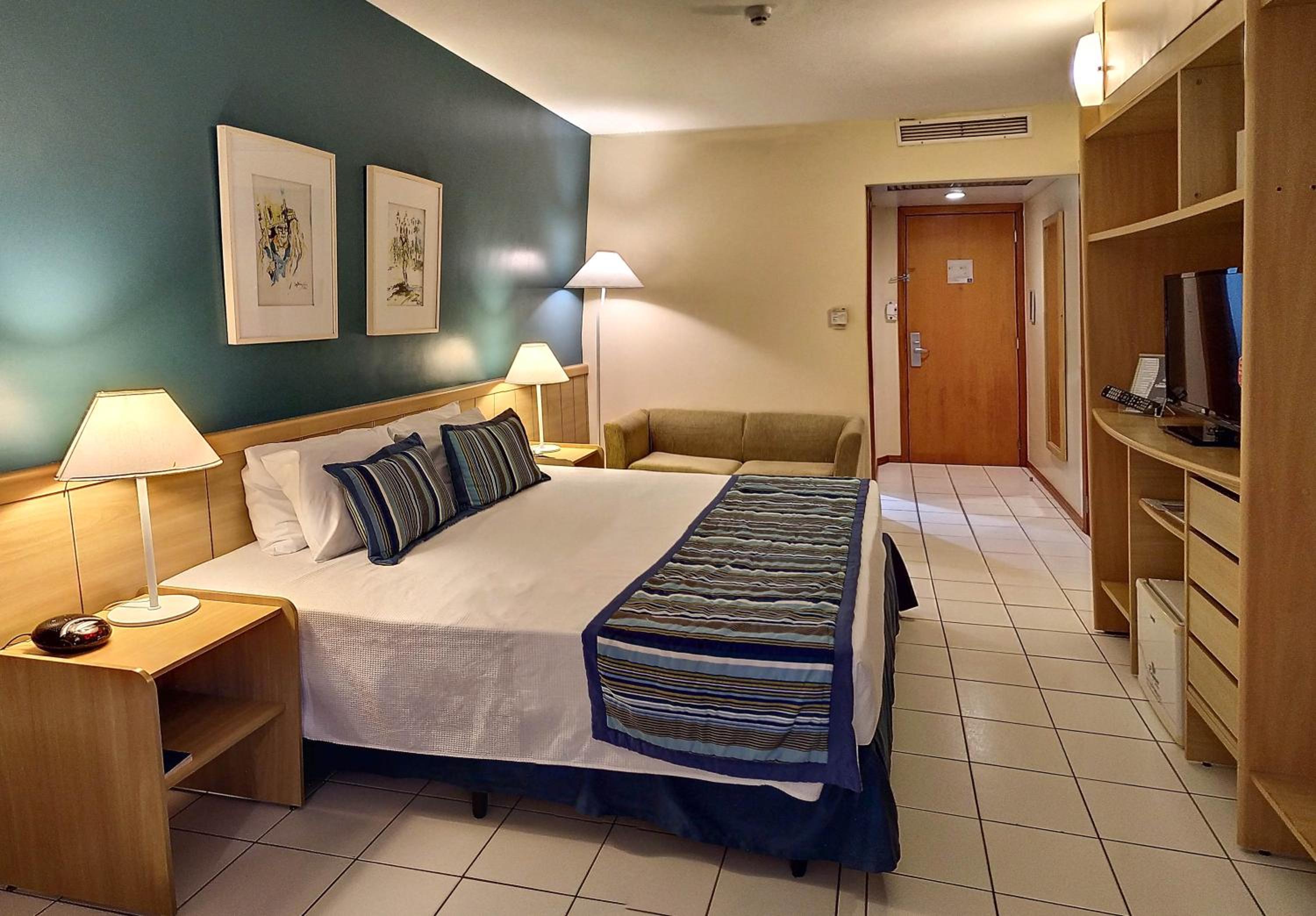 Deluxe Double Room thumbnail 5