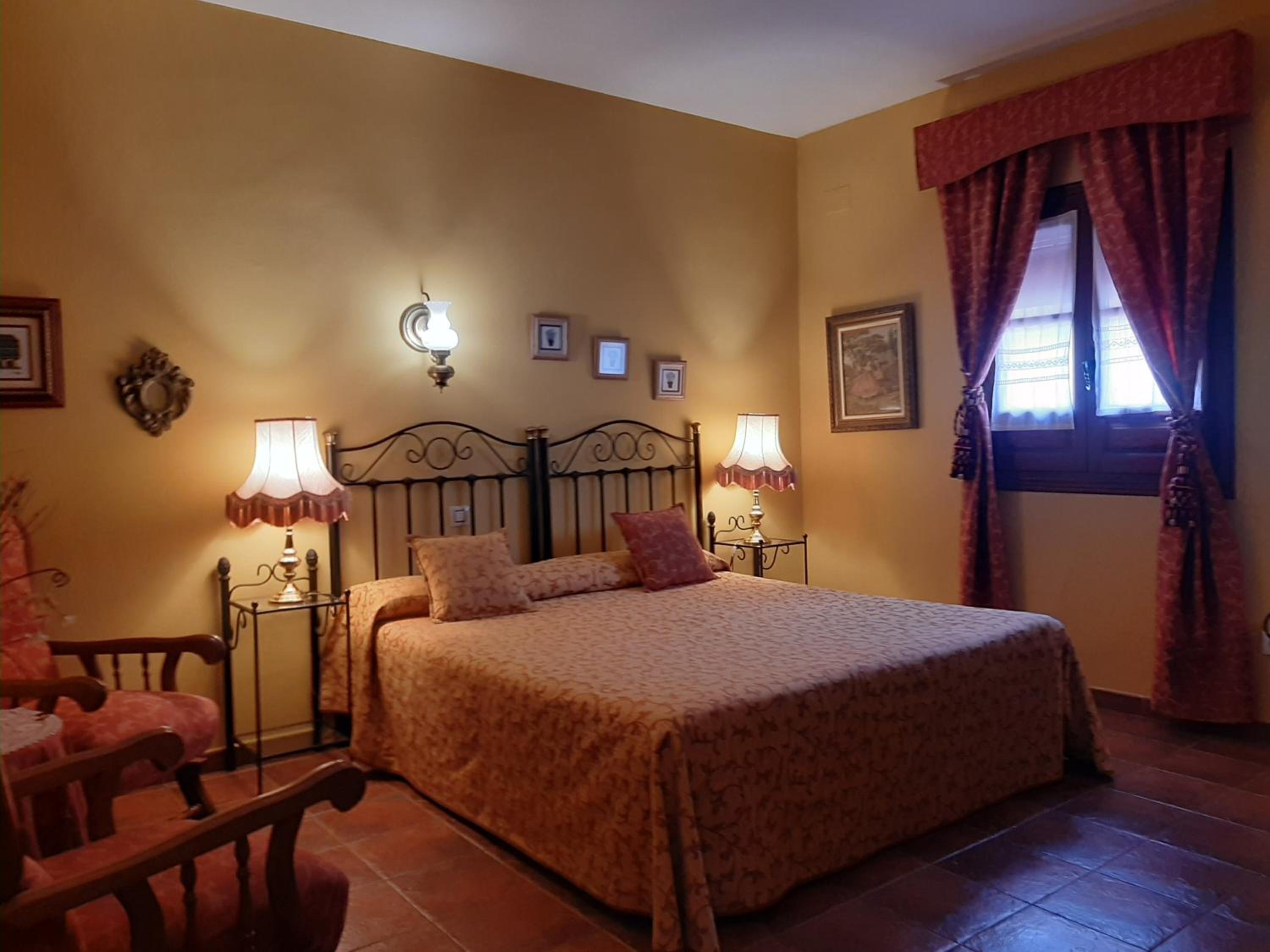 Double or Twin Room - Photo 14