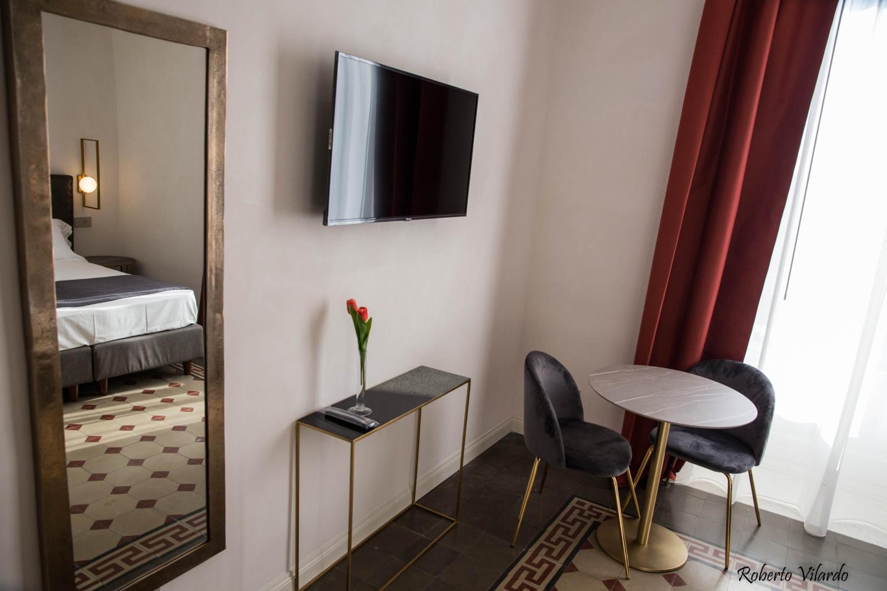Double or Twin Room - Photo 14