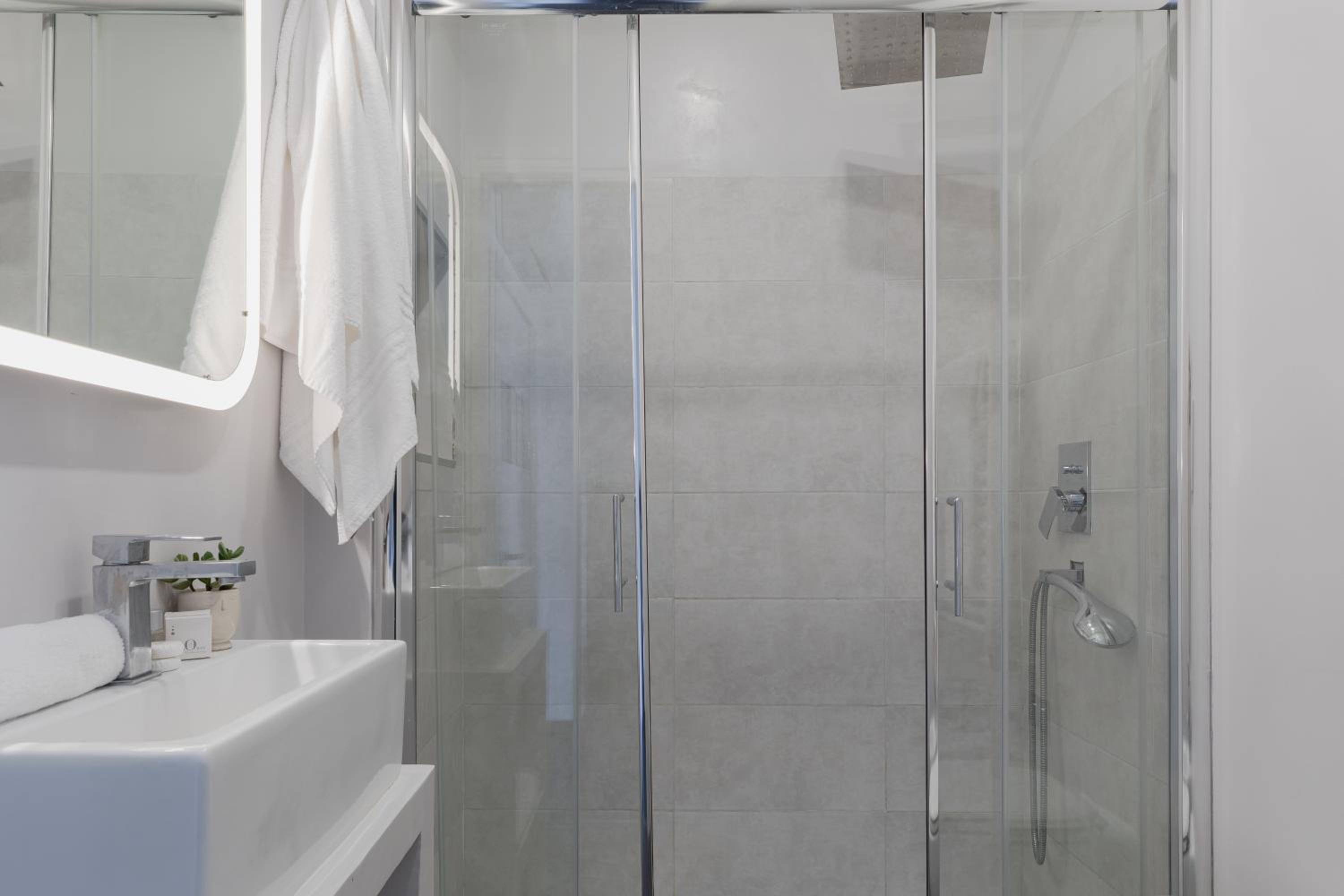 Superior Double Room with Balcony photo 2
