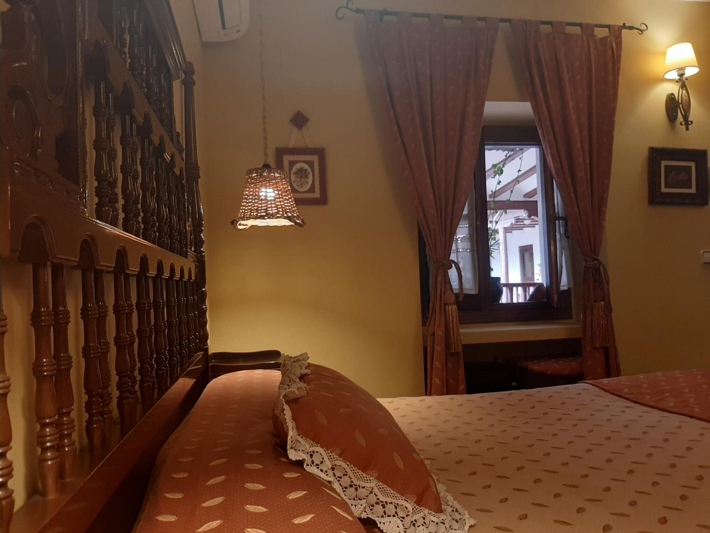 Double or Twin Room - Photo 15