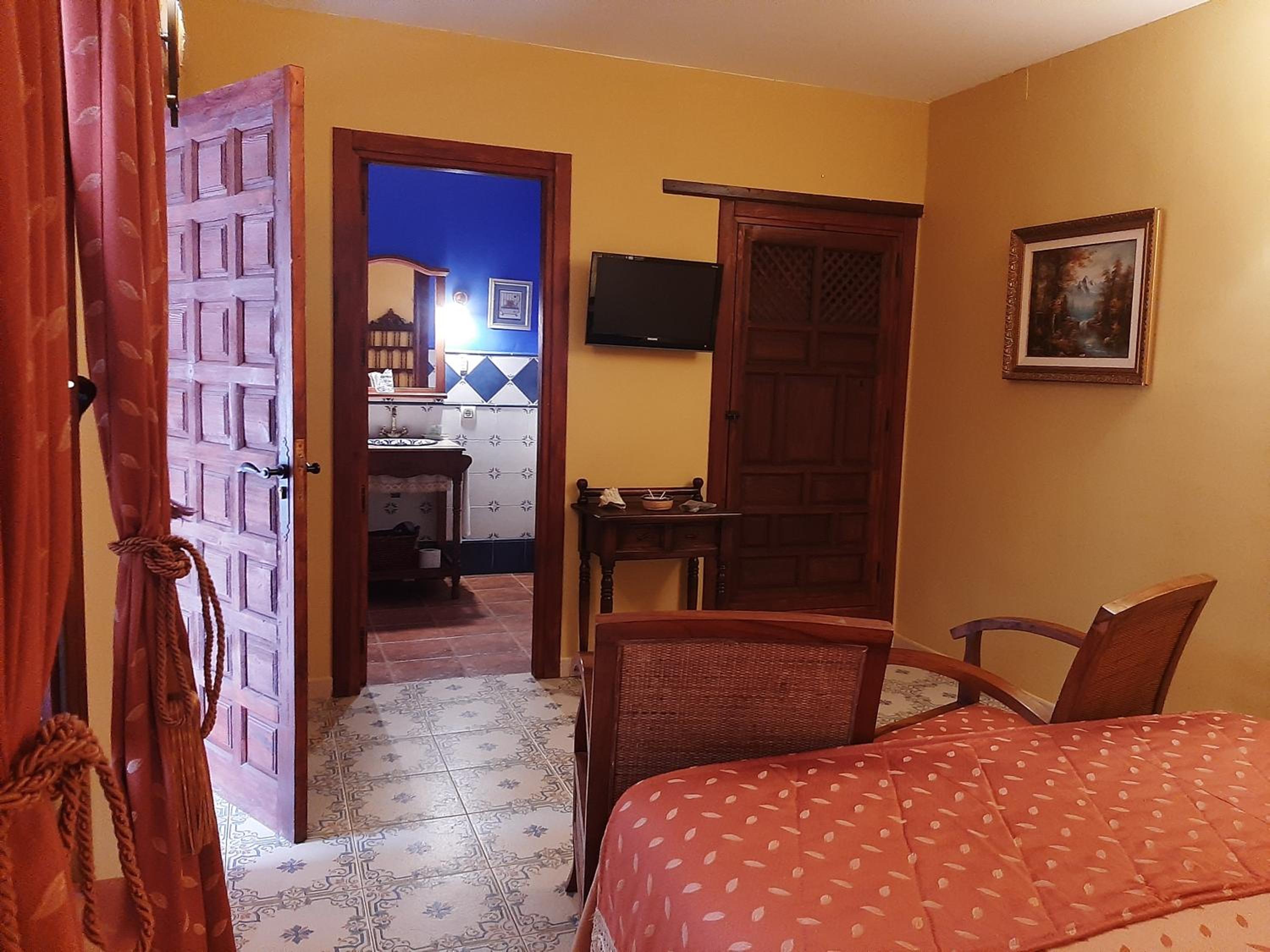 Double or Twin Room - Photo 16