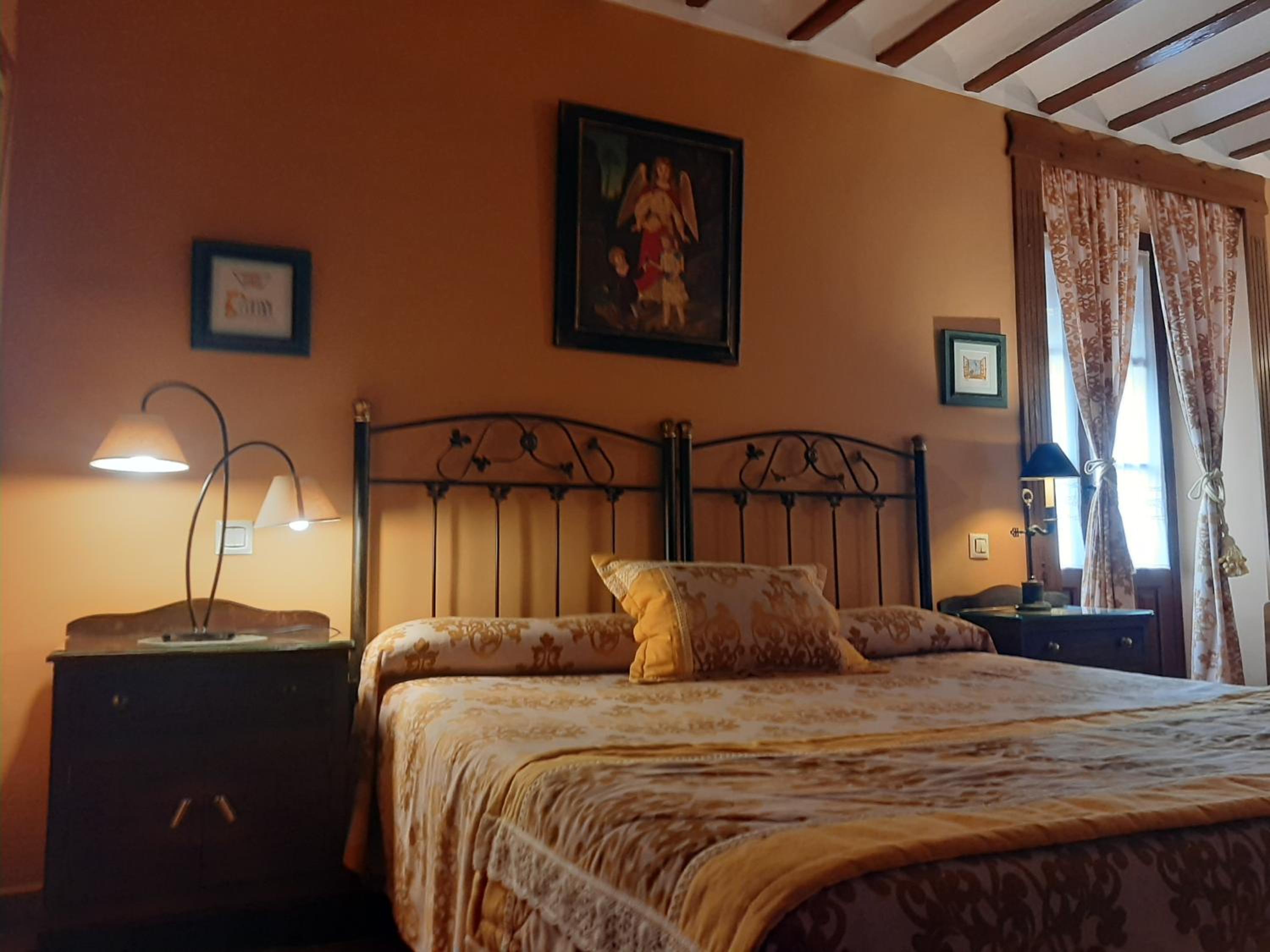 Double or Twin Room - Photo 18