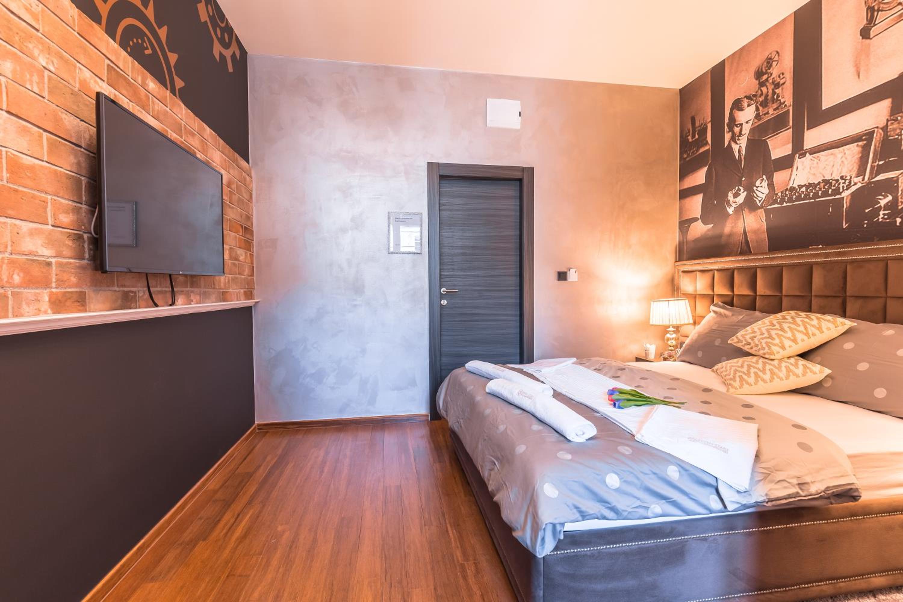 Double Room - Photo 6