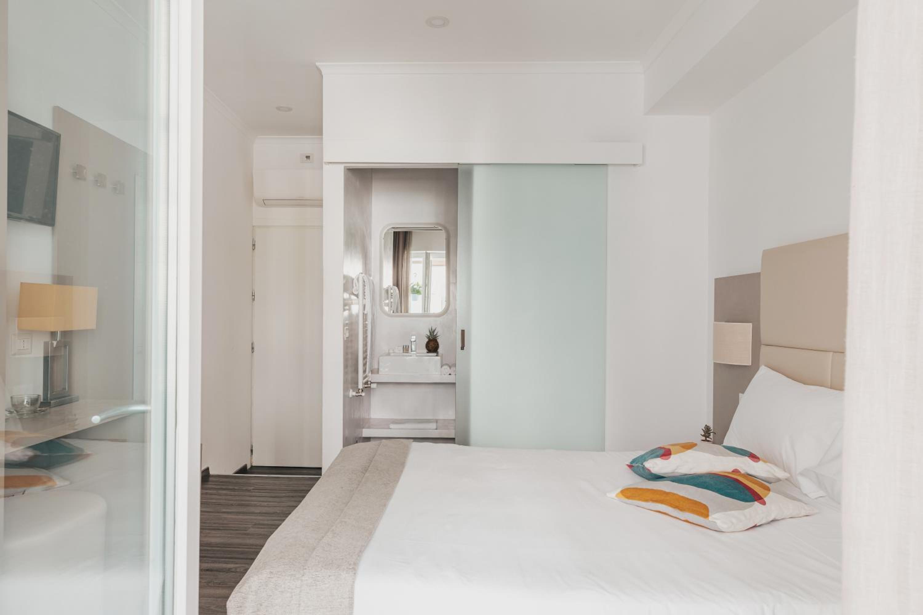 Superior Double Room with Balcony photo 3