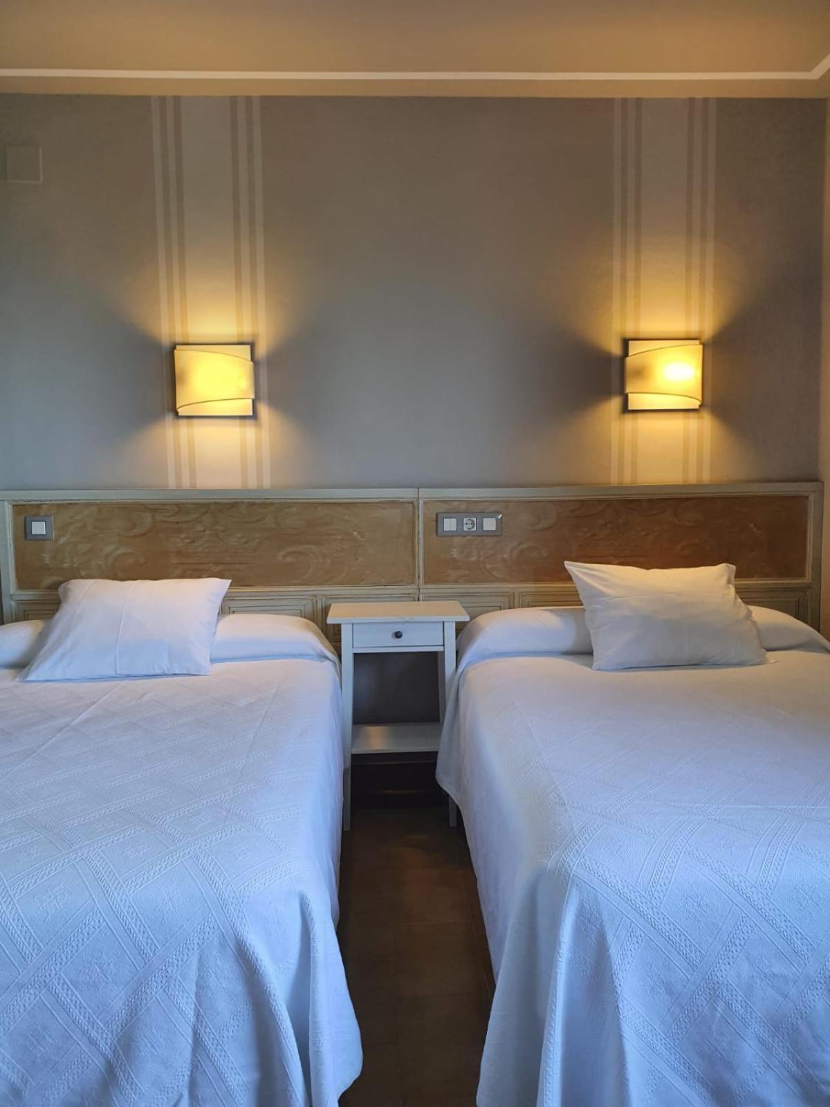 Superior Triple Room with Sea View - Photo 5