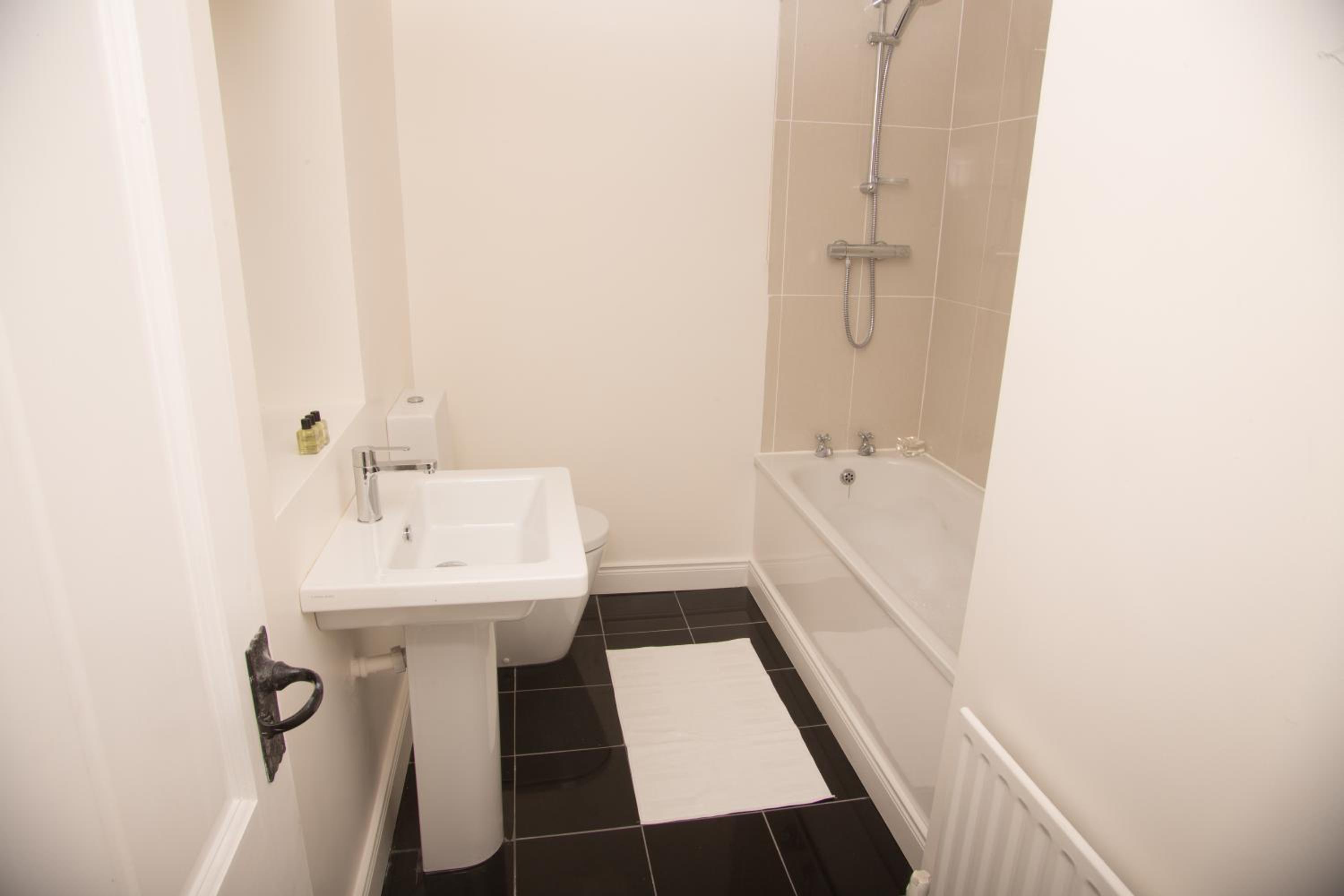 Deluxe King Room - Photo 6