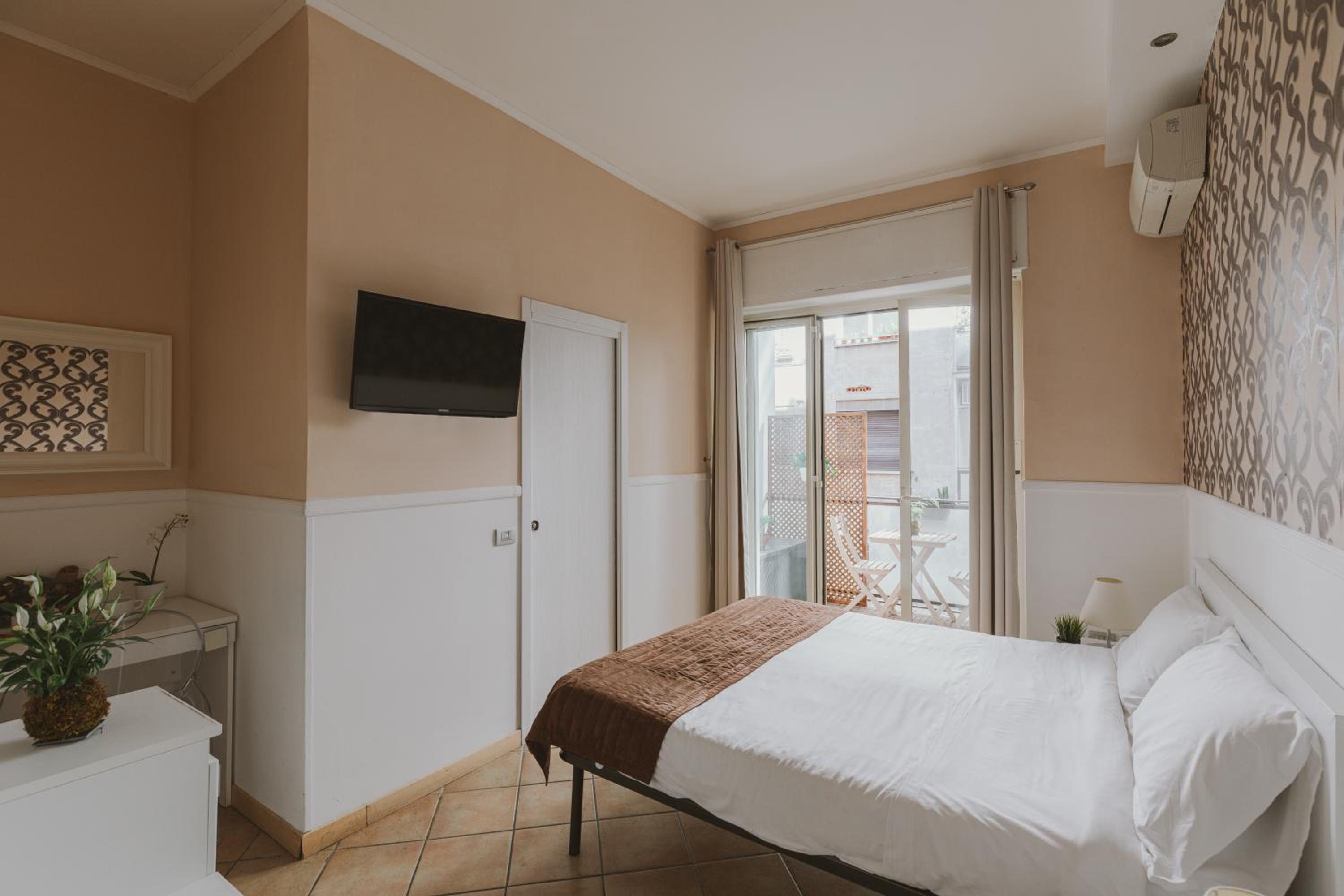Superior Double Room with Balcony photo 2