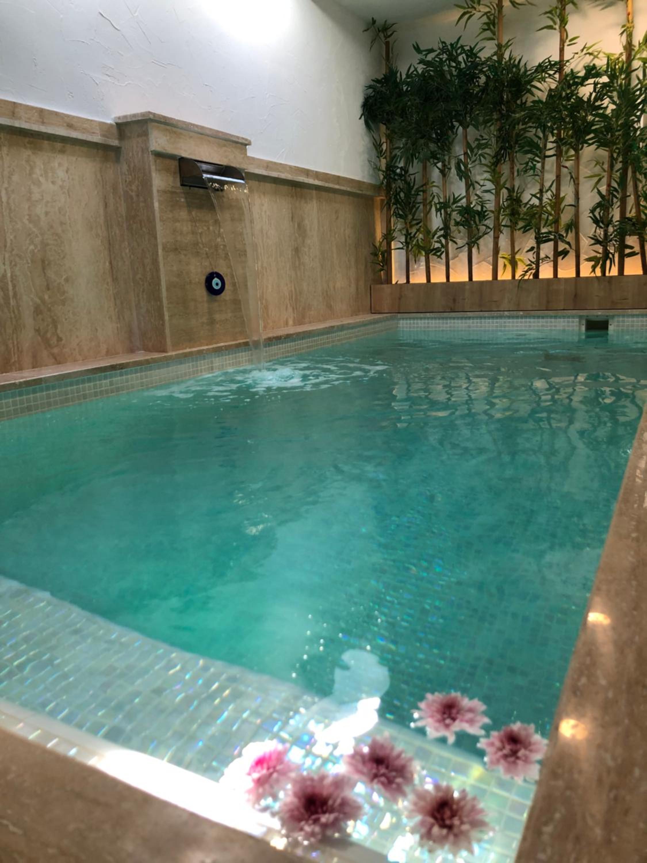 Suite with Private Pool - Photo 2