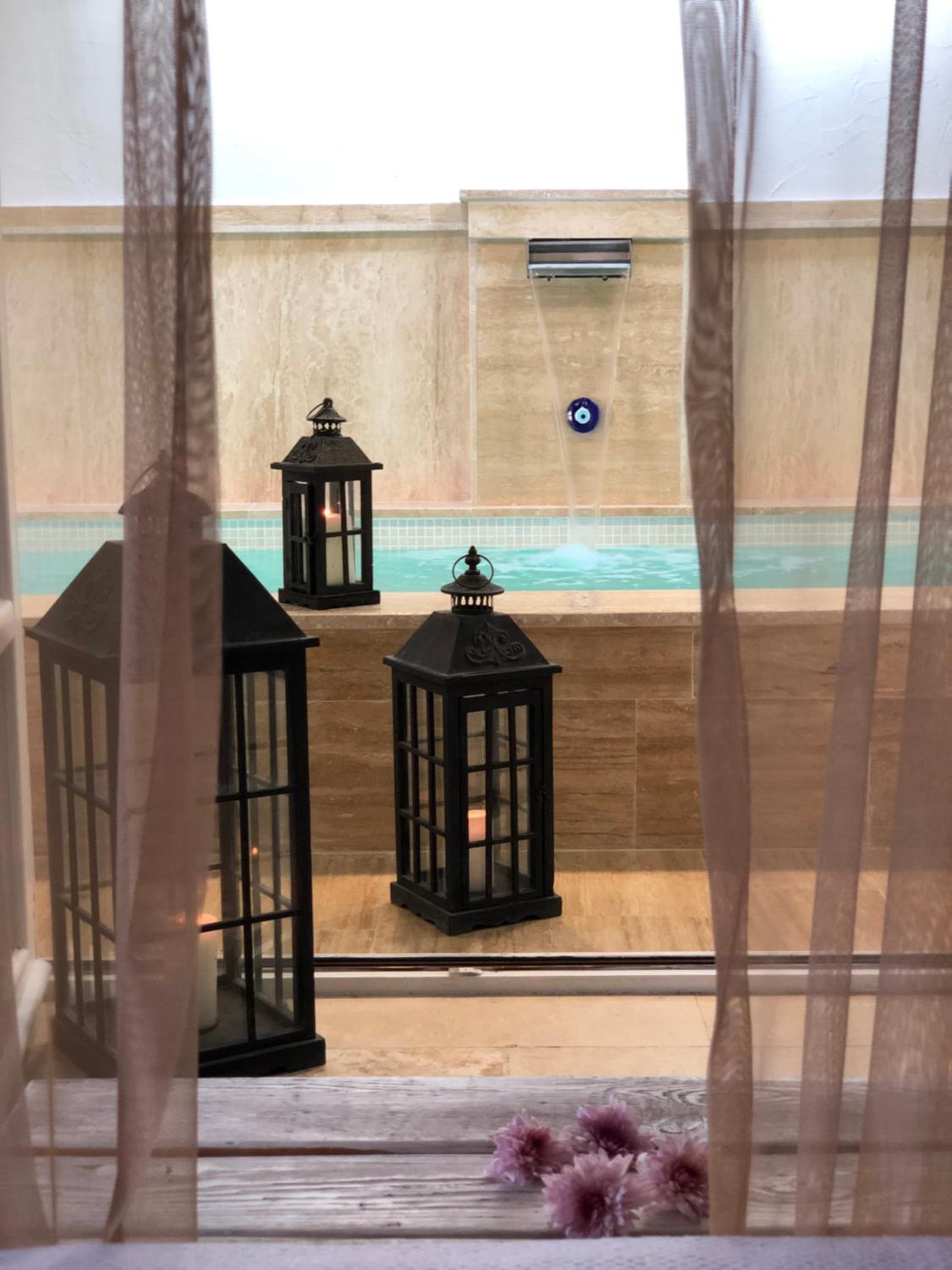 Suite with Private Pool - Photo 13