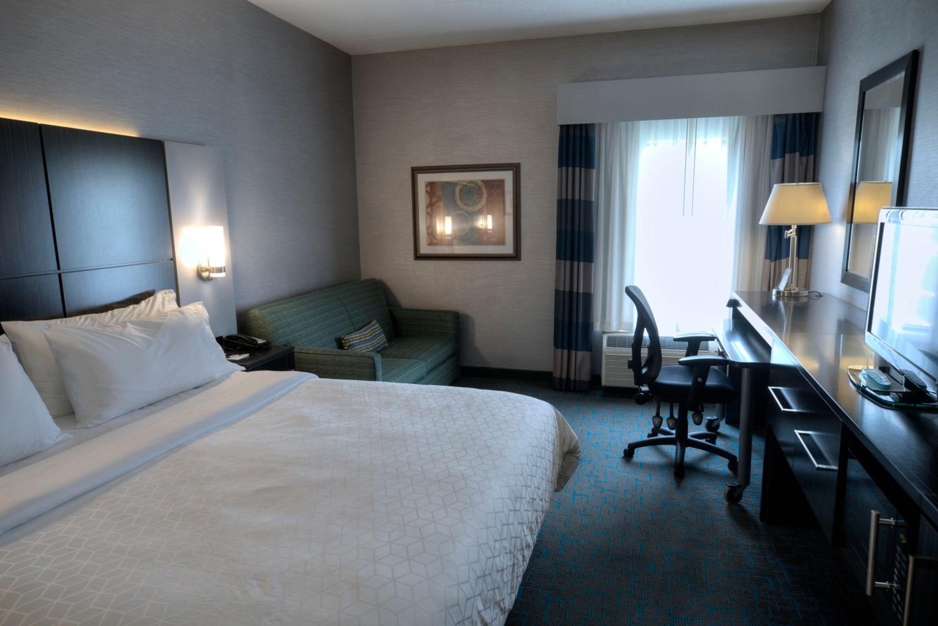 Standard King Room - Photo 3