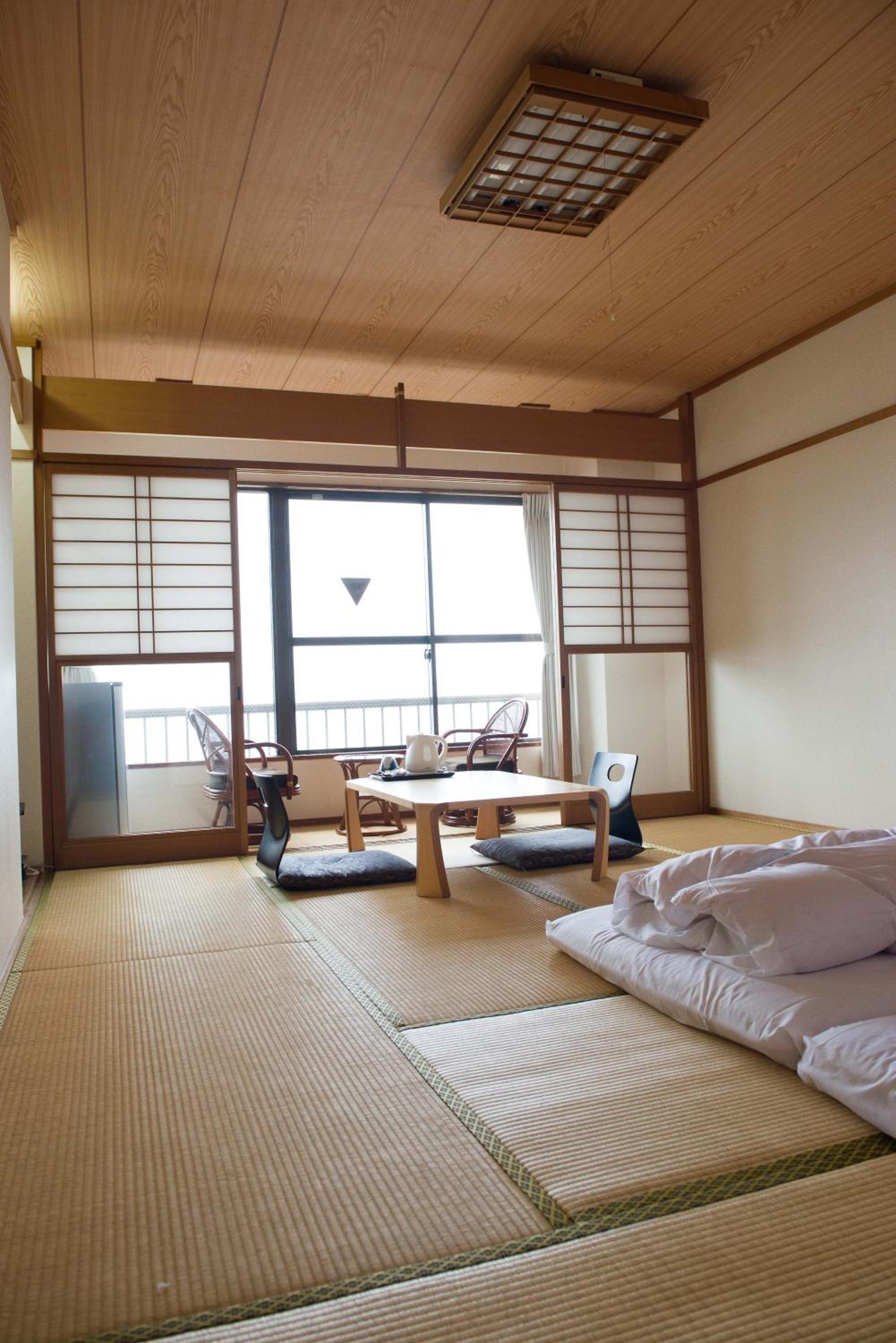 Economy Japanese-Style Room with Partial Sea View photo 1