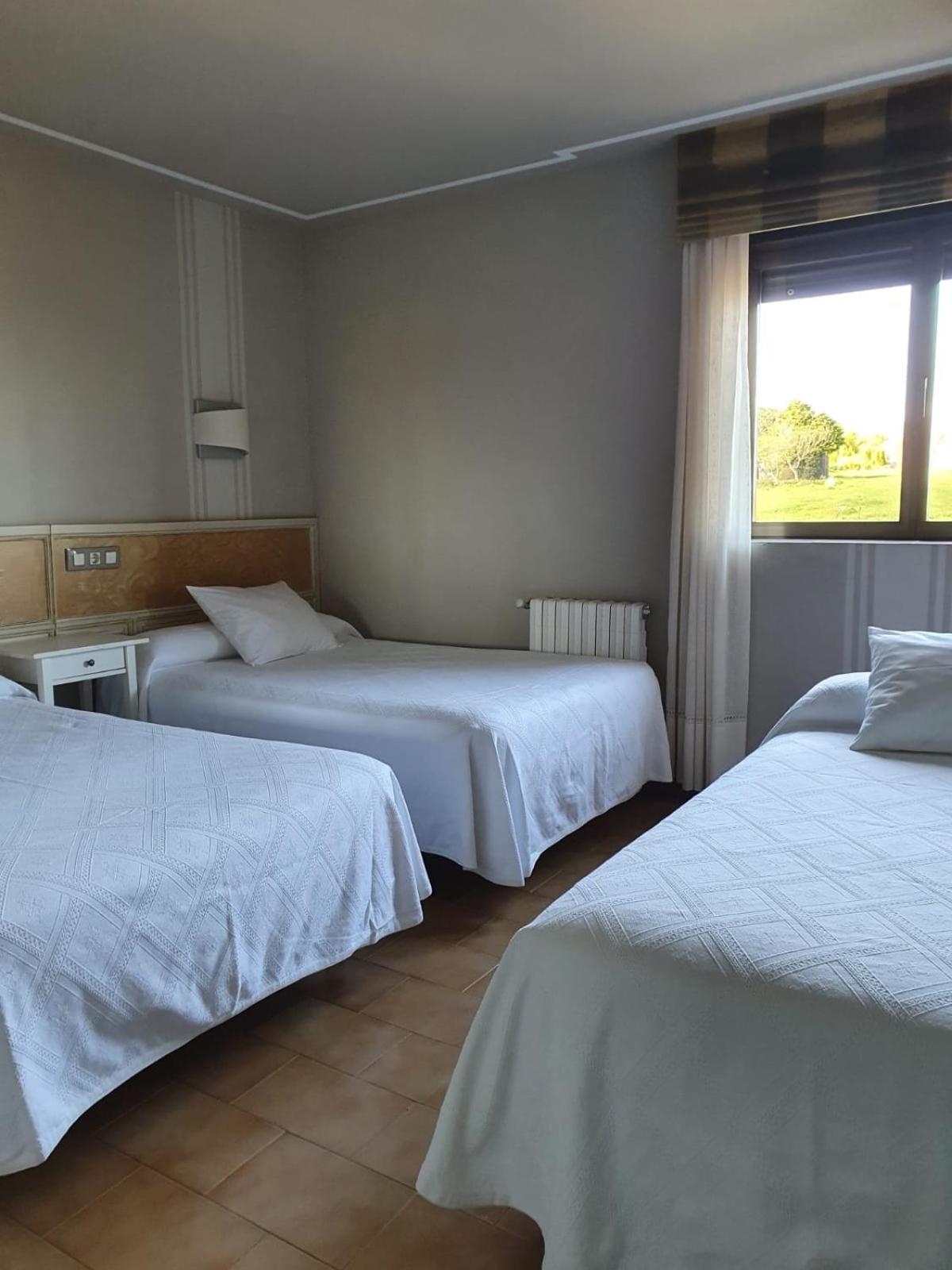 Superior Triple Room with Sea View - Photo 4
