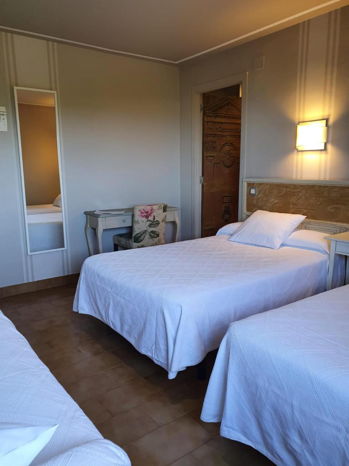 Superior Triple Room with Sea View - Photo 2