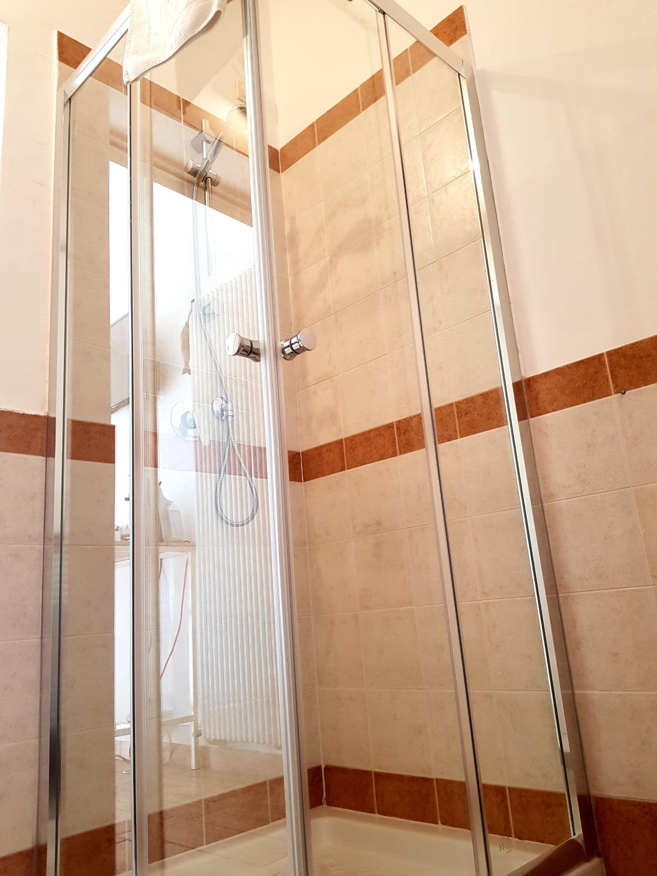 Double Room - Photo 29