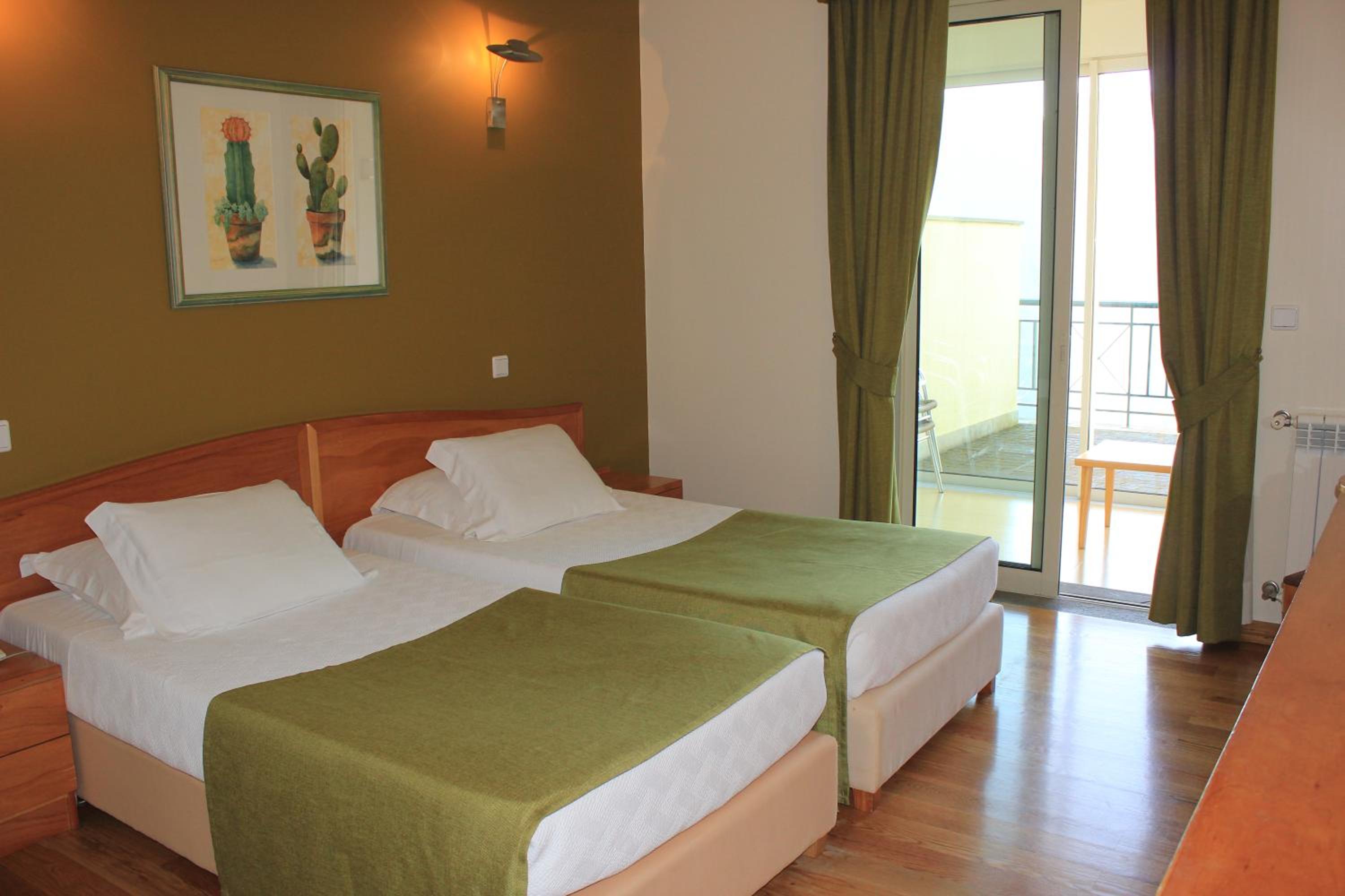 Double or Twin Room - Photo 5