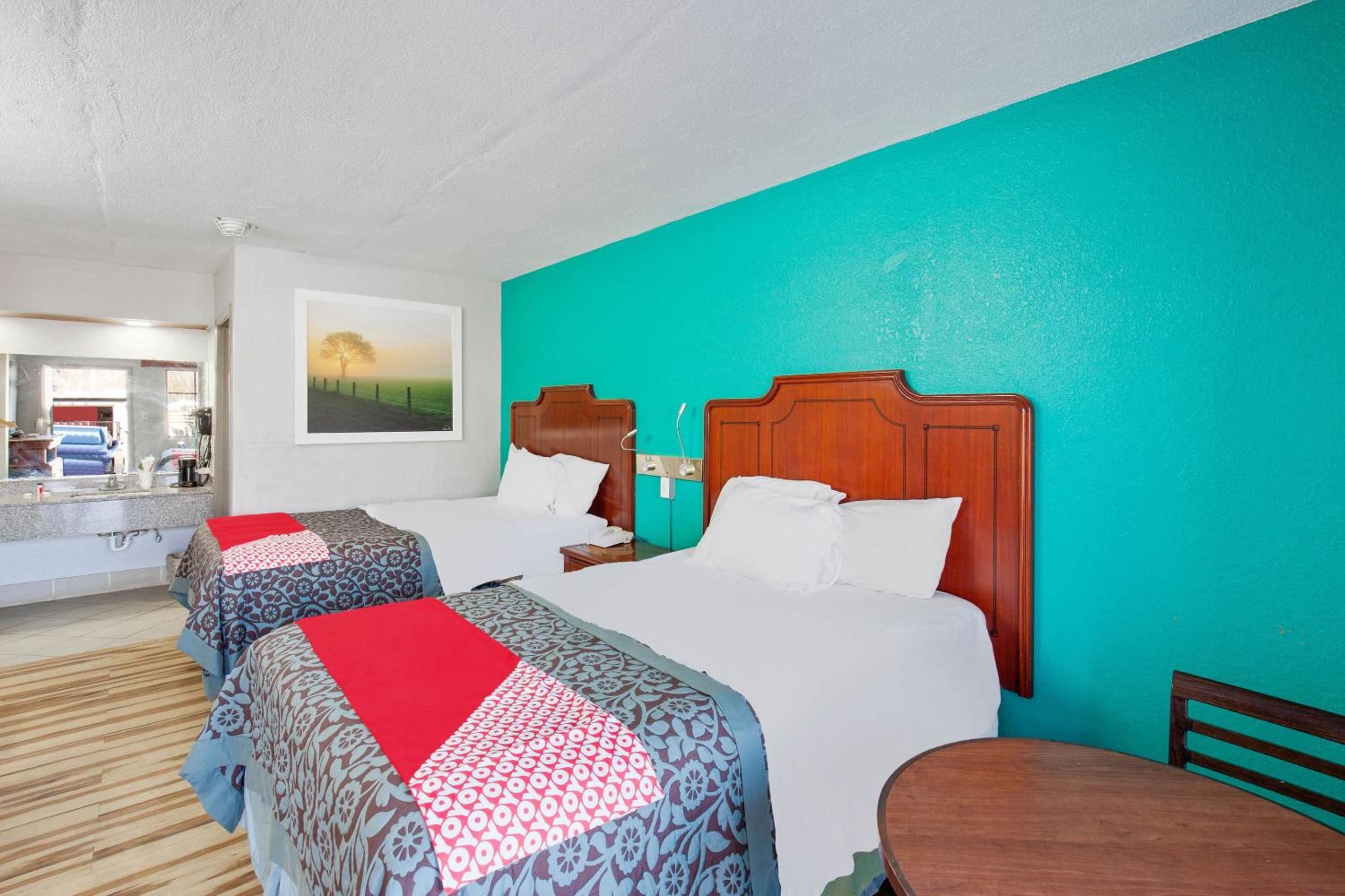 Double Room with Two Double Beds - Photo 1