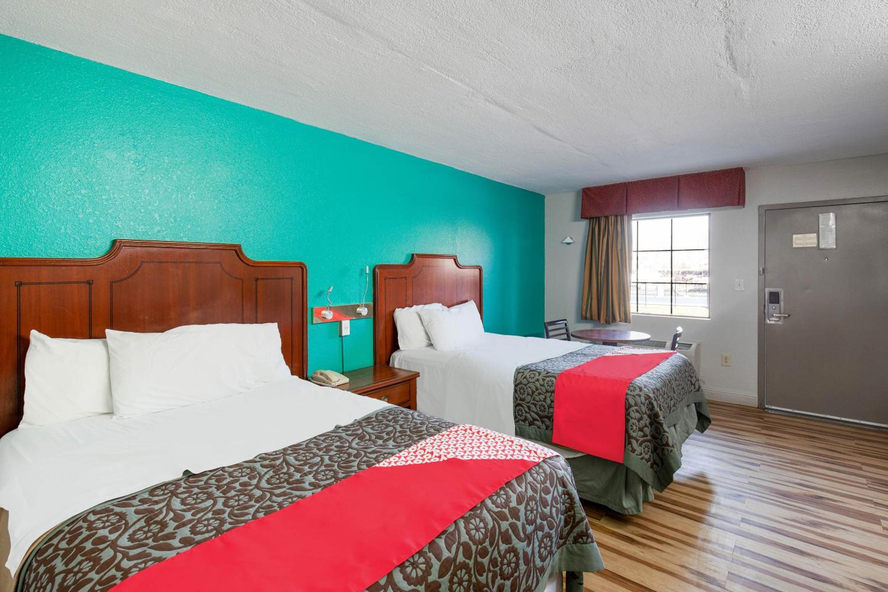 Double Room with Two Double Beds - Photo 4