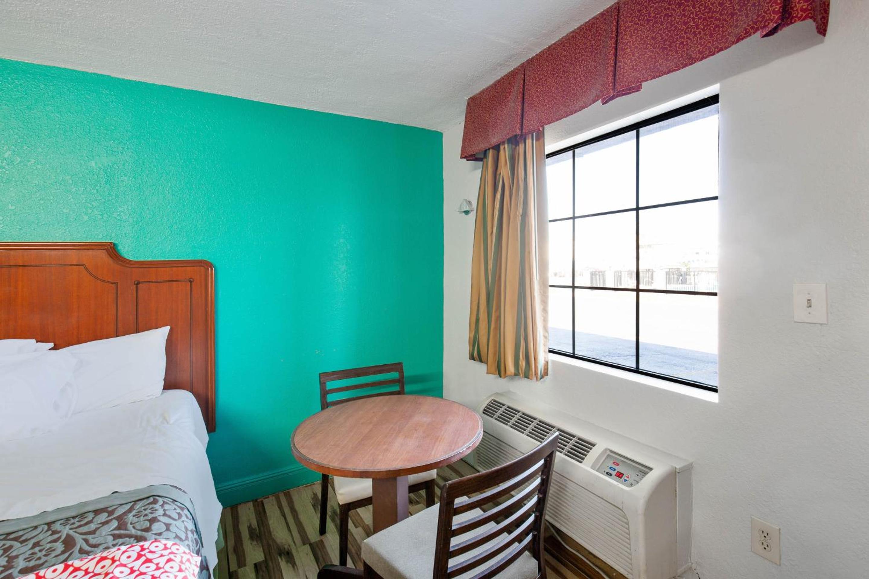 2 Full Bed Accessible - Photo 6