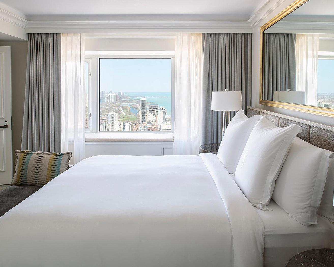 Premier King Suite - Photo 5