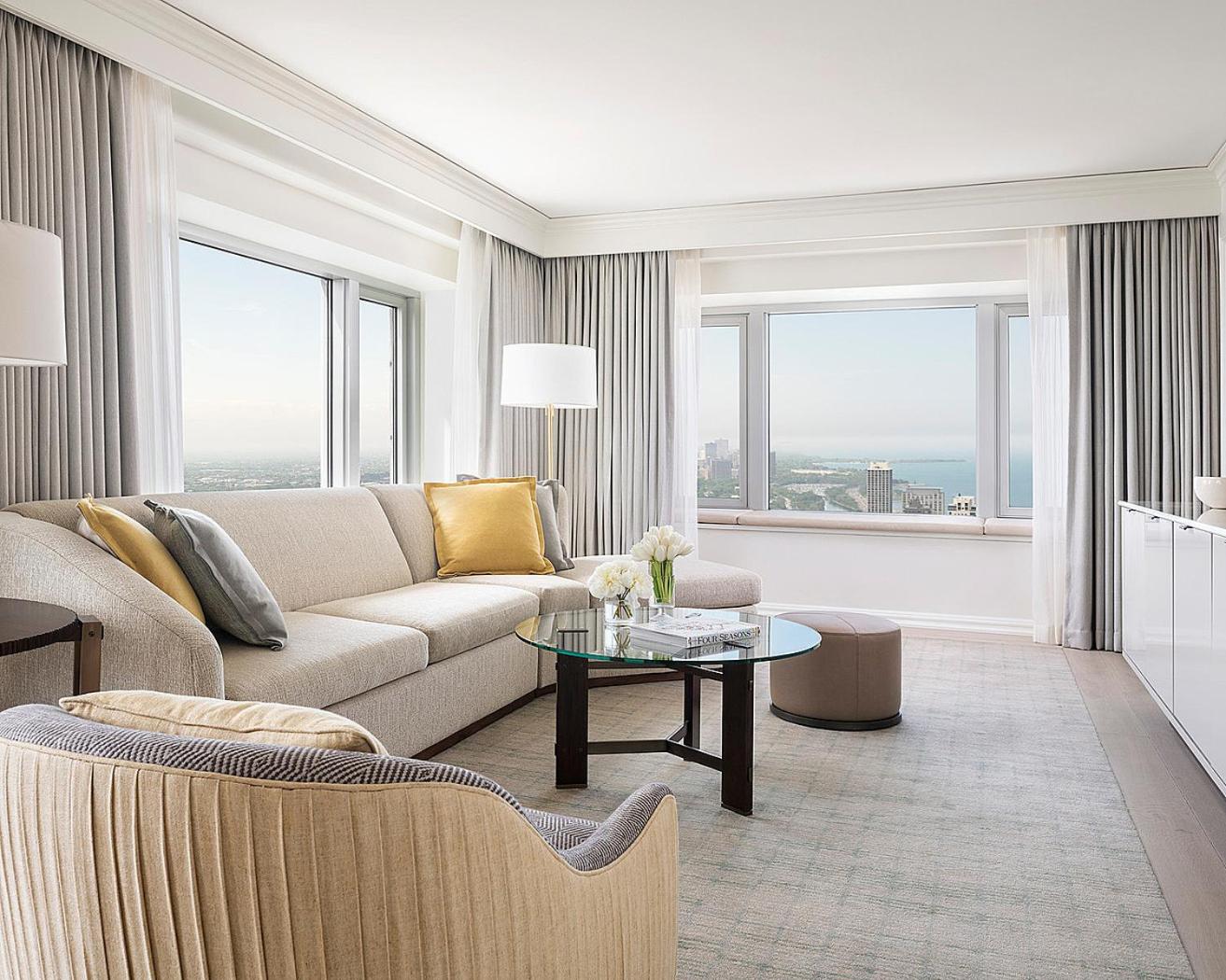 Premier King Suite - Photo 3