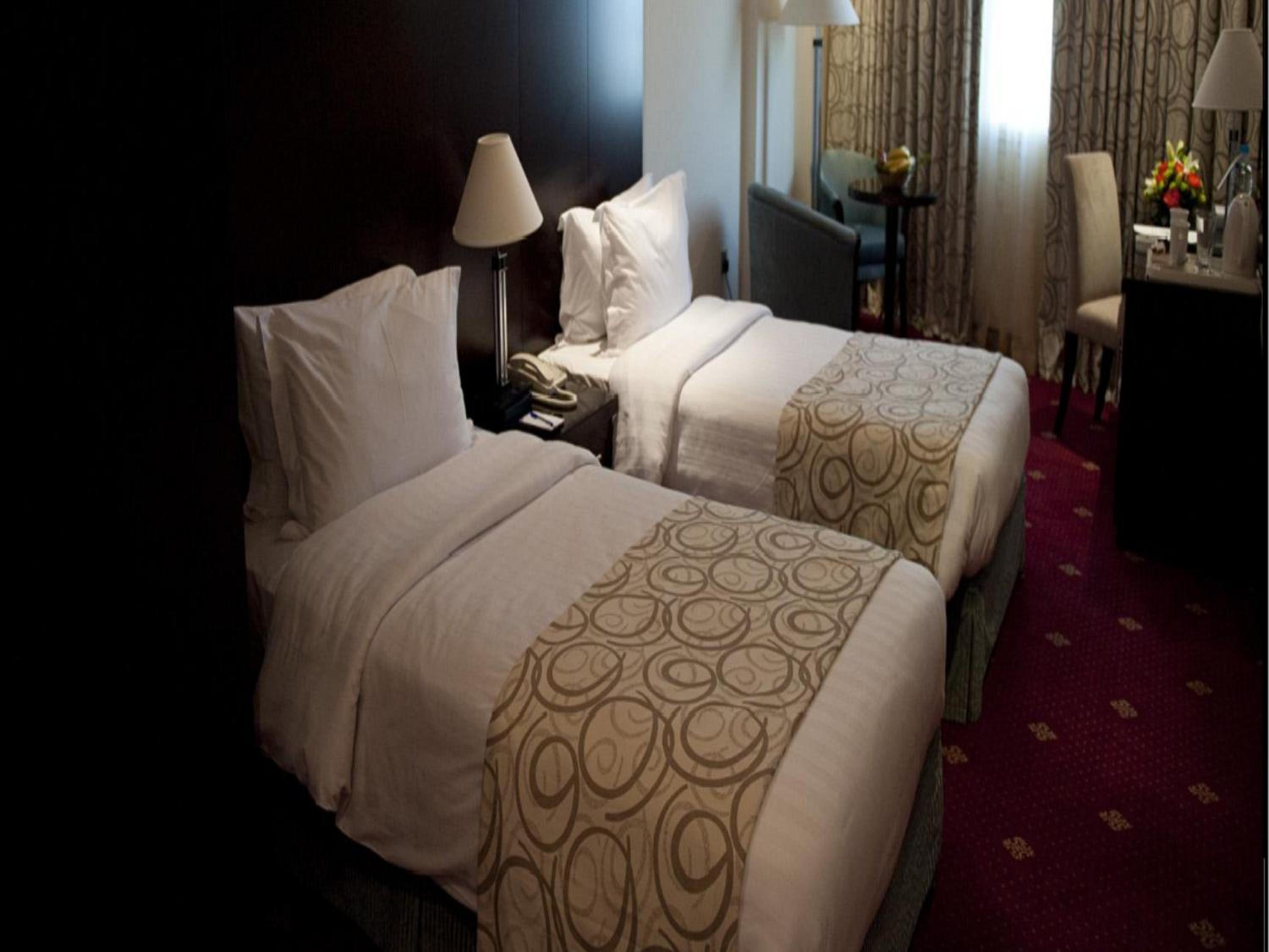 Standard Twin Room - Photo 5