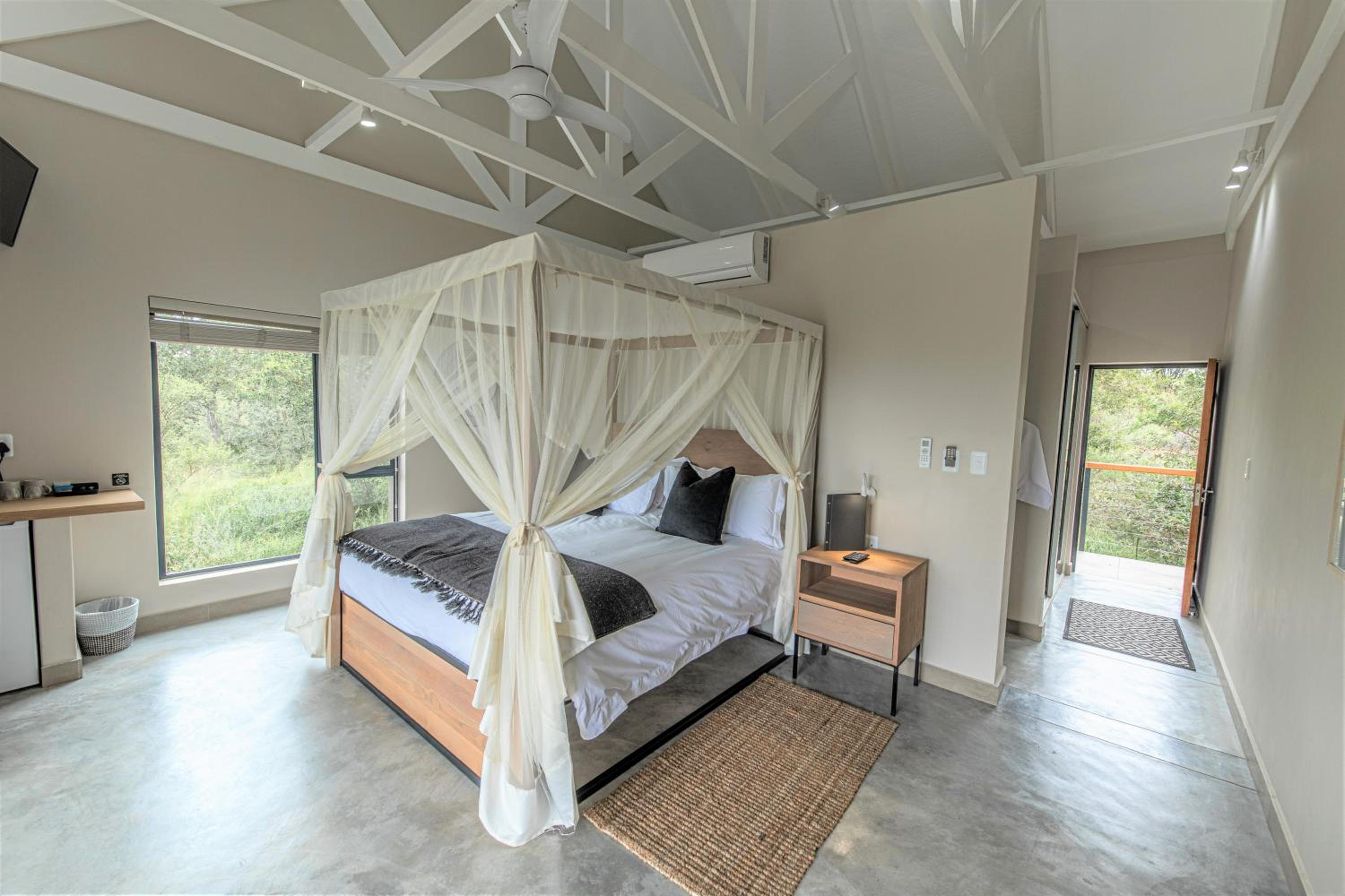 Superior King Room - Photo 1