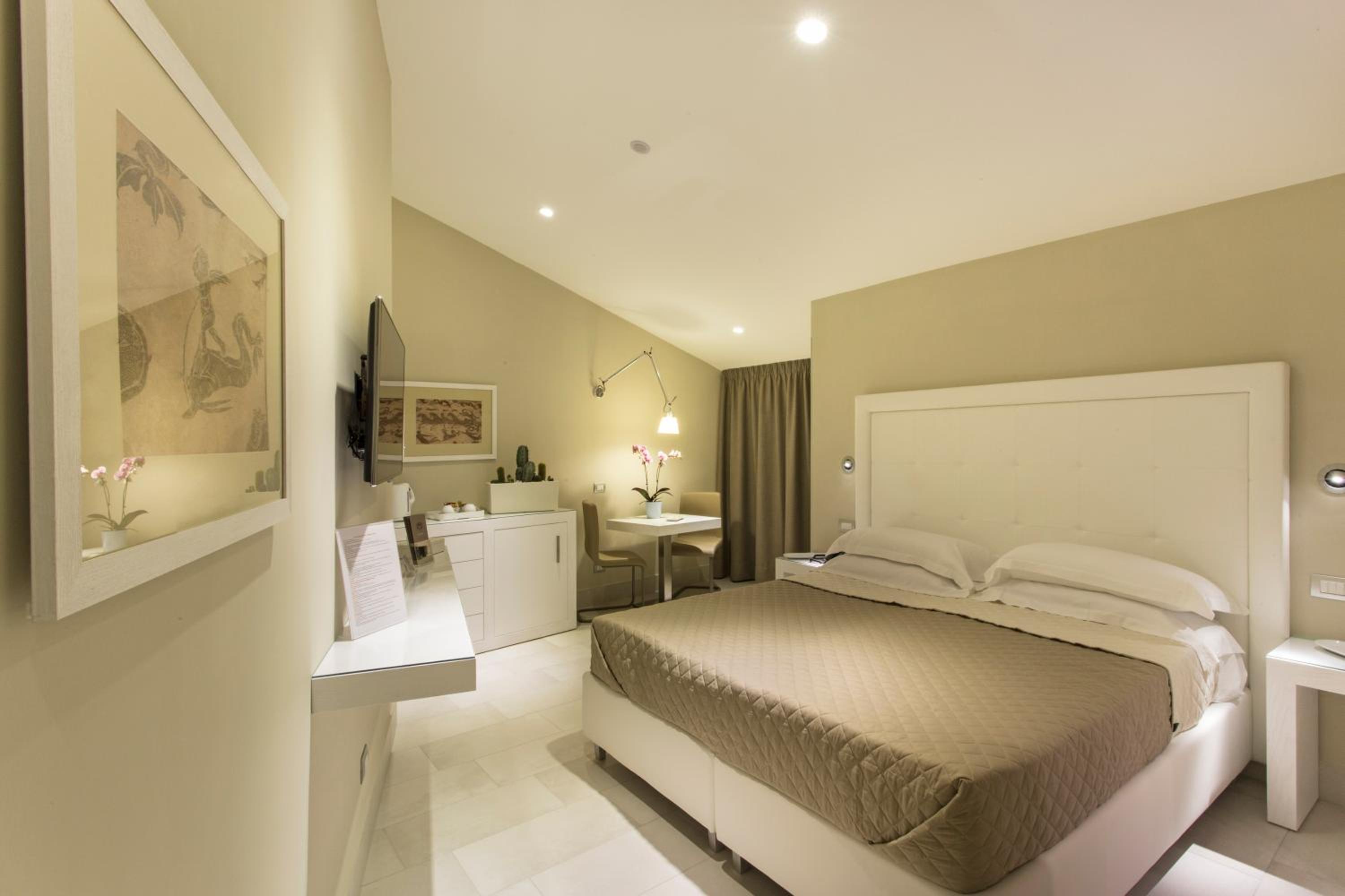 Luxury Suite With Spa Bath And Terrace