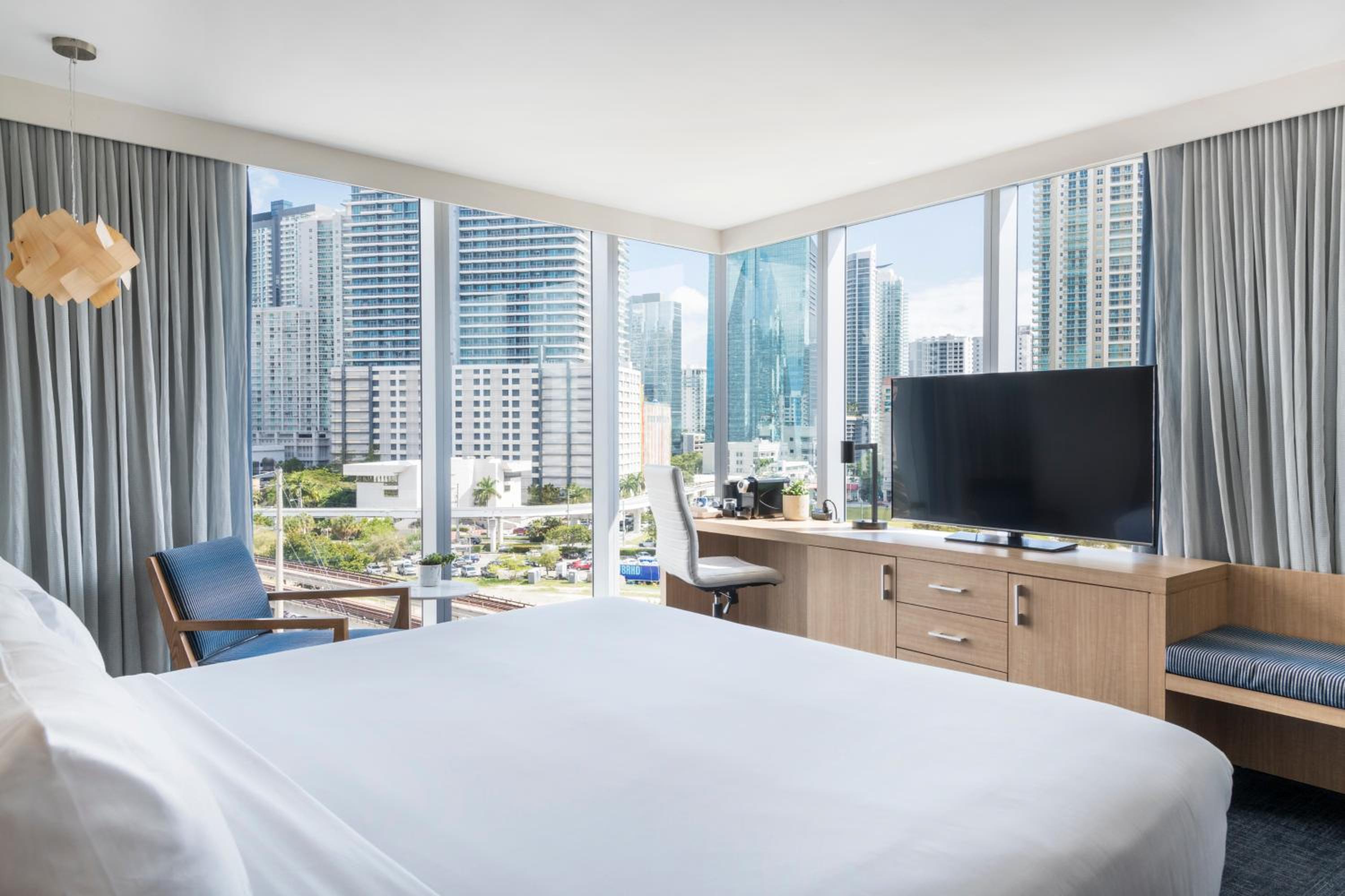 Executive One-Bedroom King Suite - City and Bay View