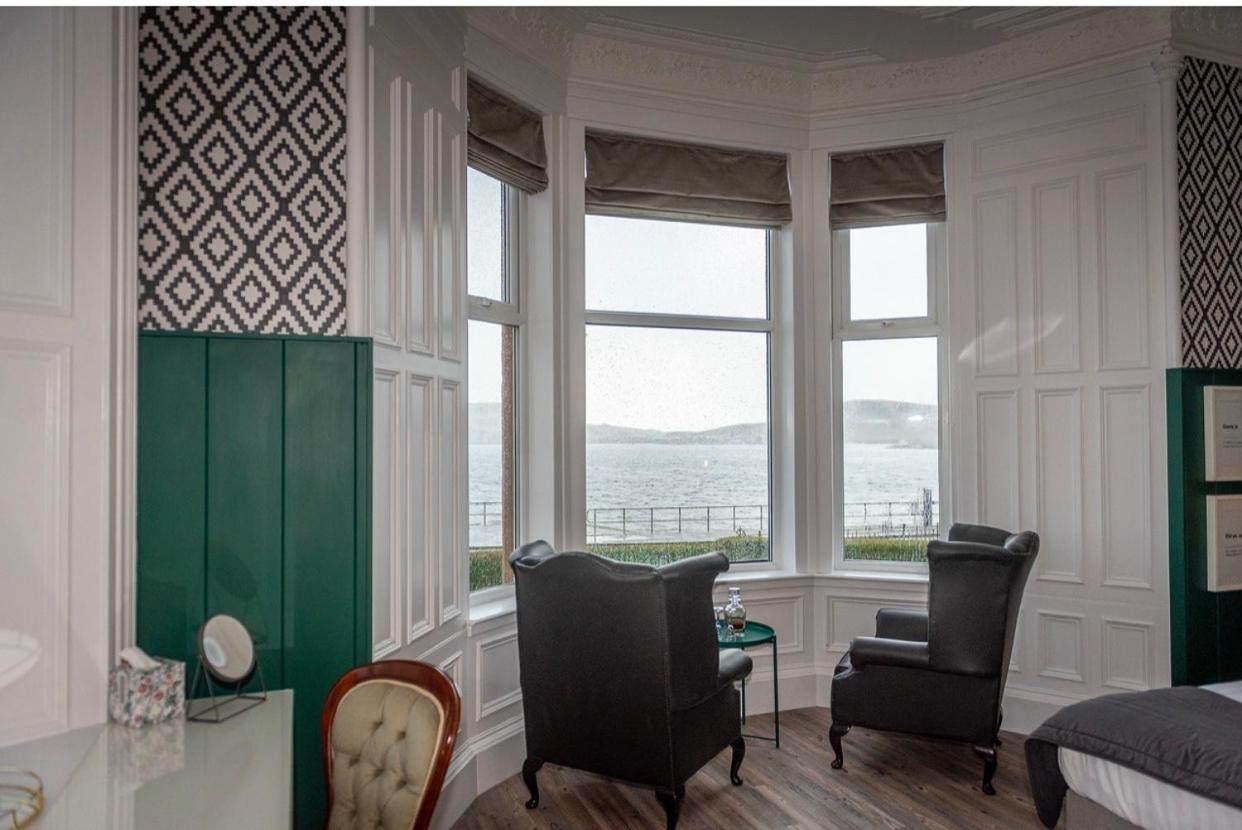 Deluxe Double Room with Sea View - Photo 9