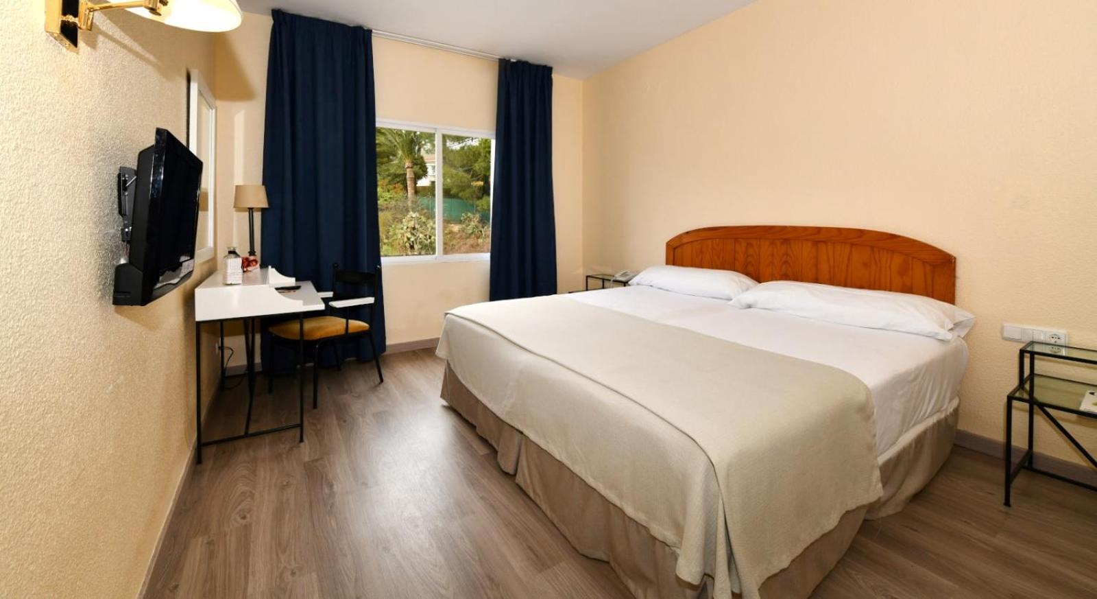 Standard Double Room - Photo 6