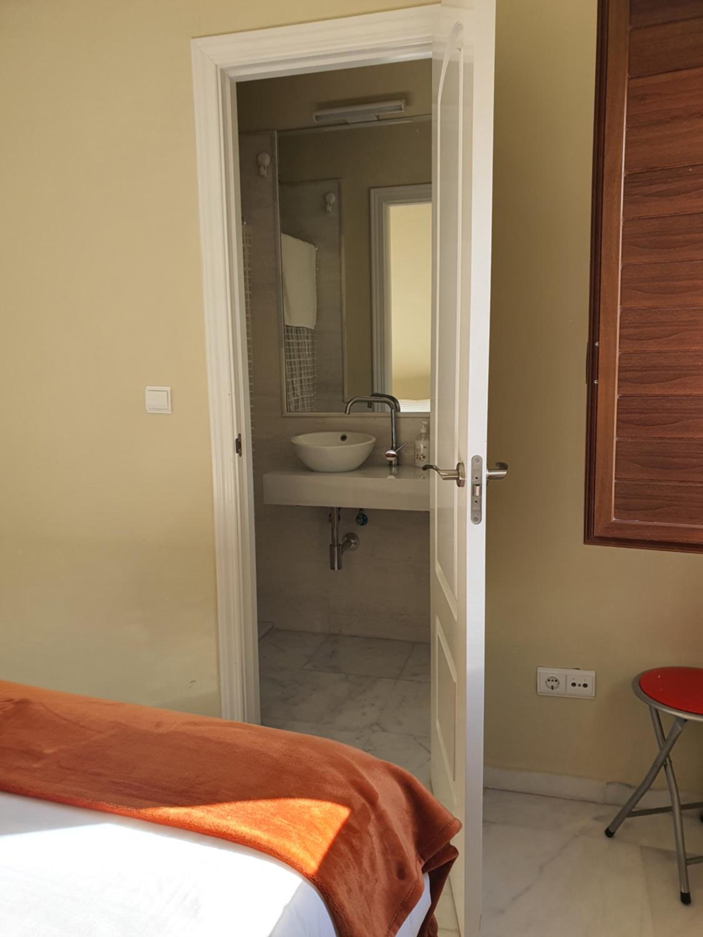 Double Room with Terrace - Photo 3