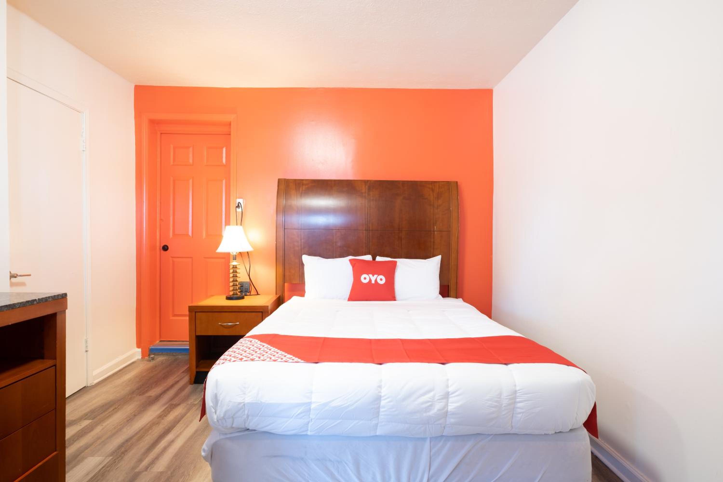 Queen Room - Photo 2