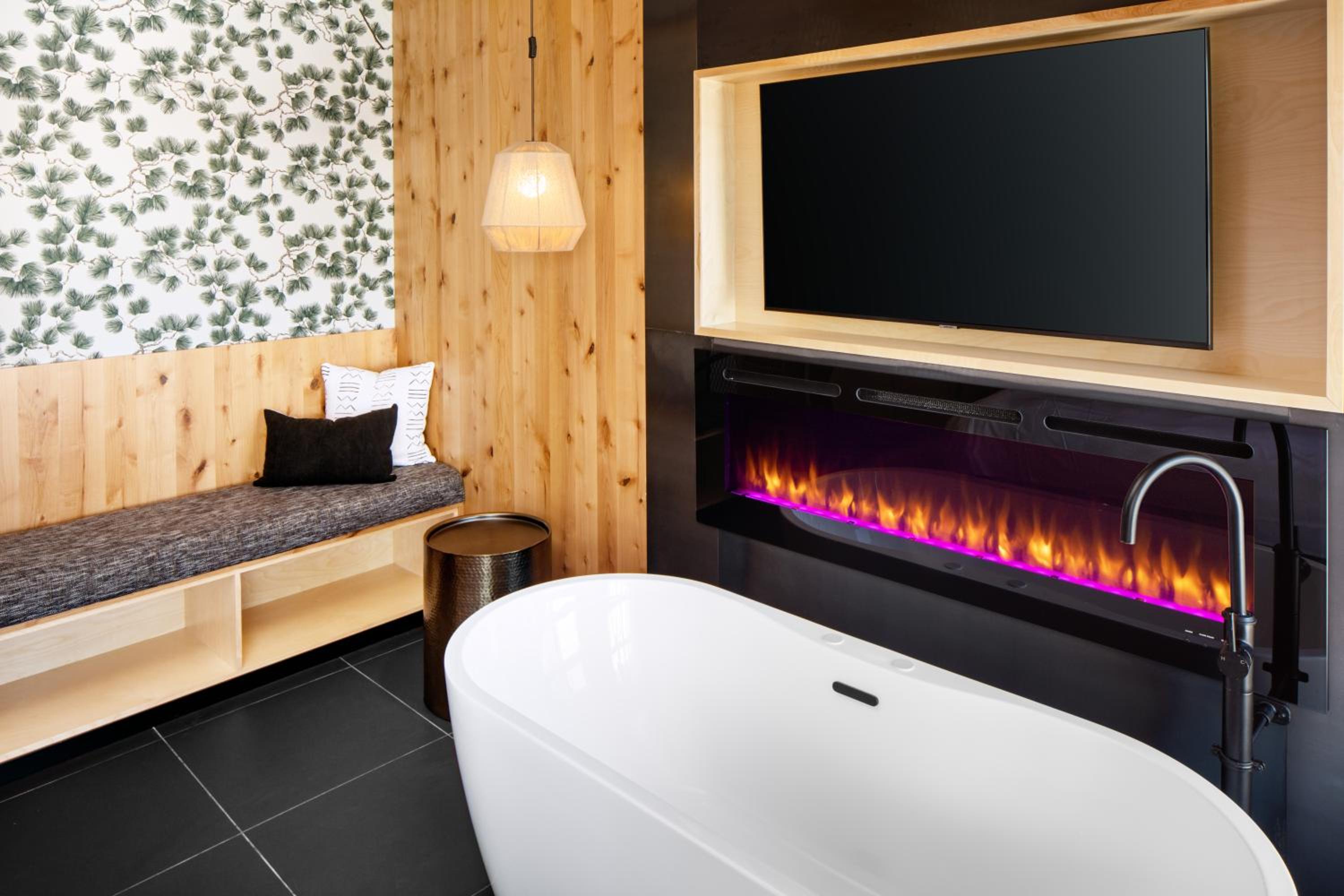 King Suite - Photo 6