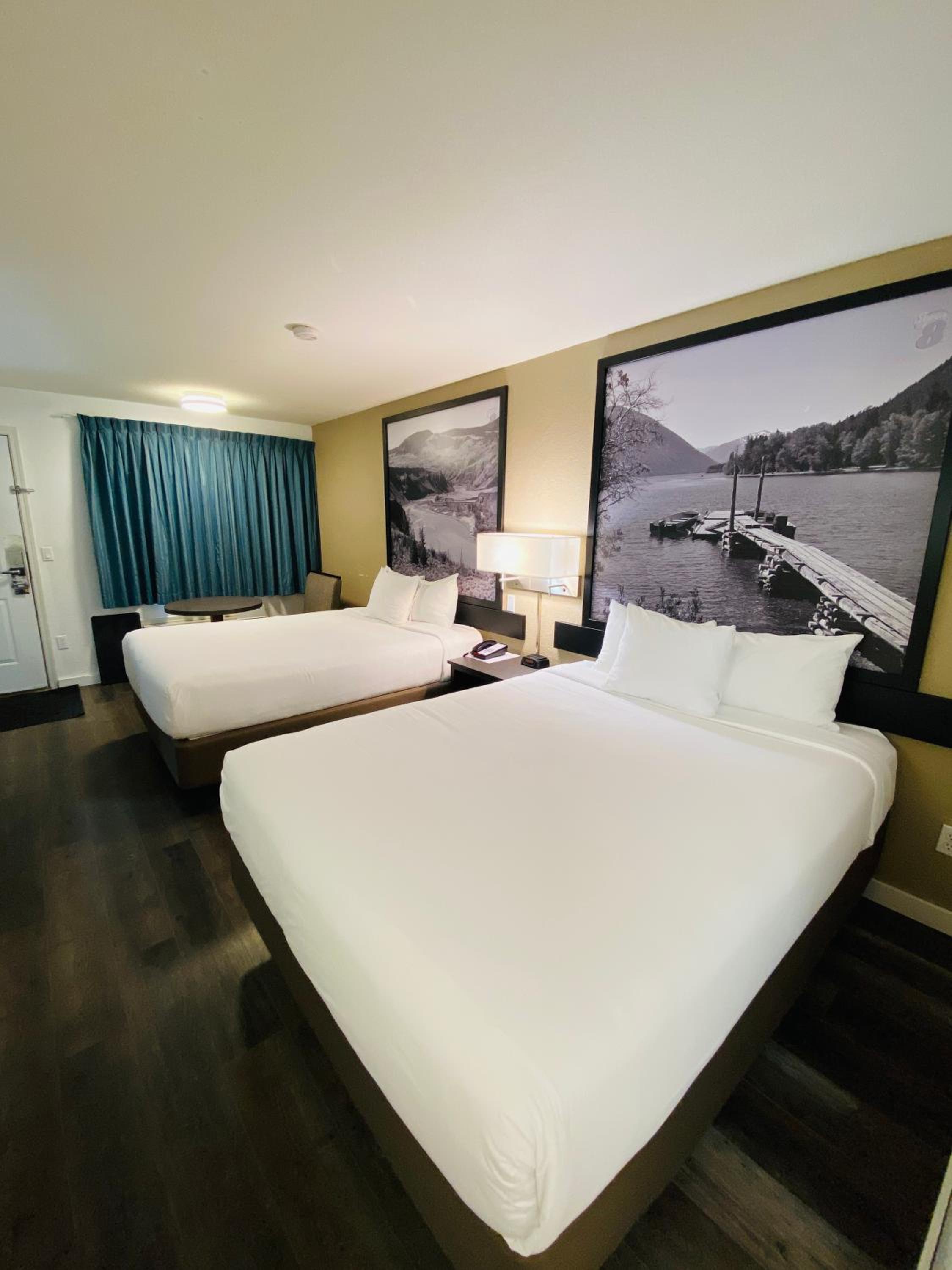 Deluxe Queen Studio with Two Queen Beds - Non-Smoking photo 2