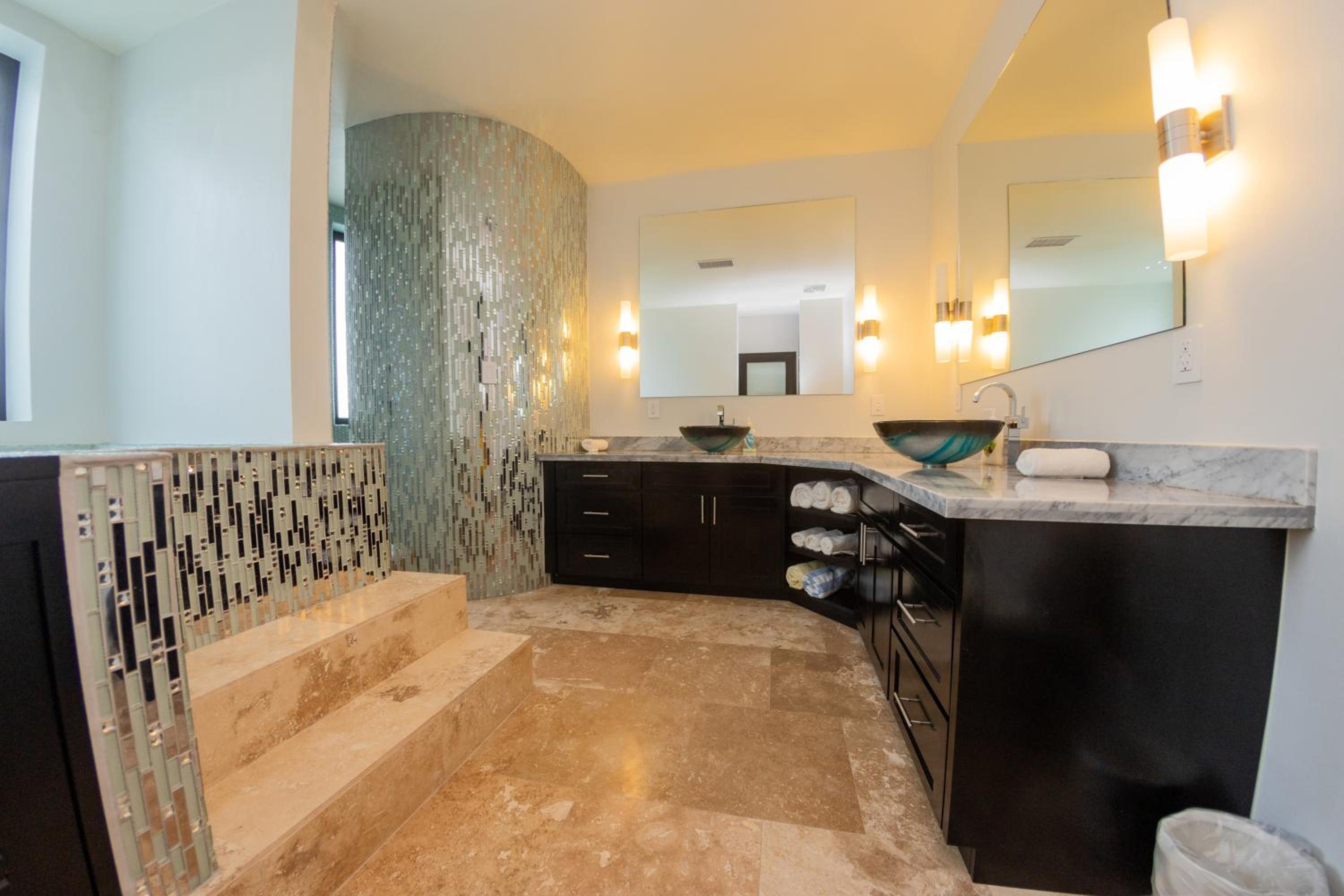 Deluxe Suite with Sea View