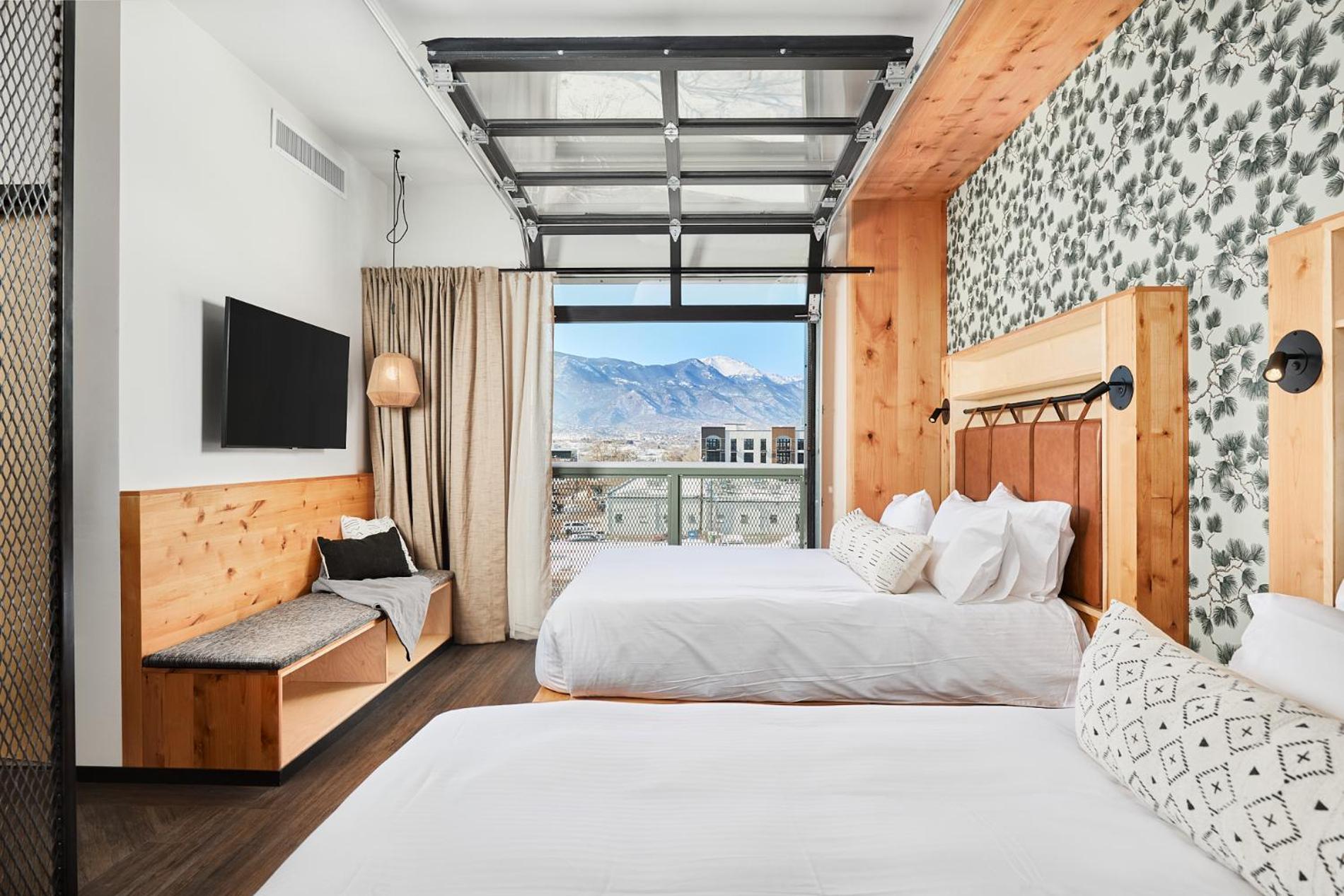 Mountain Double Queen Suite