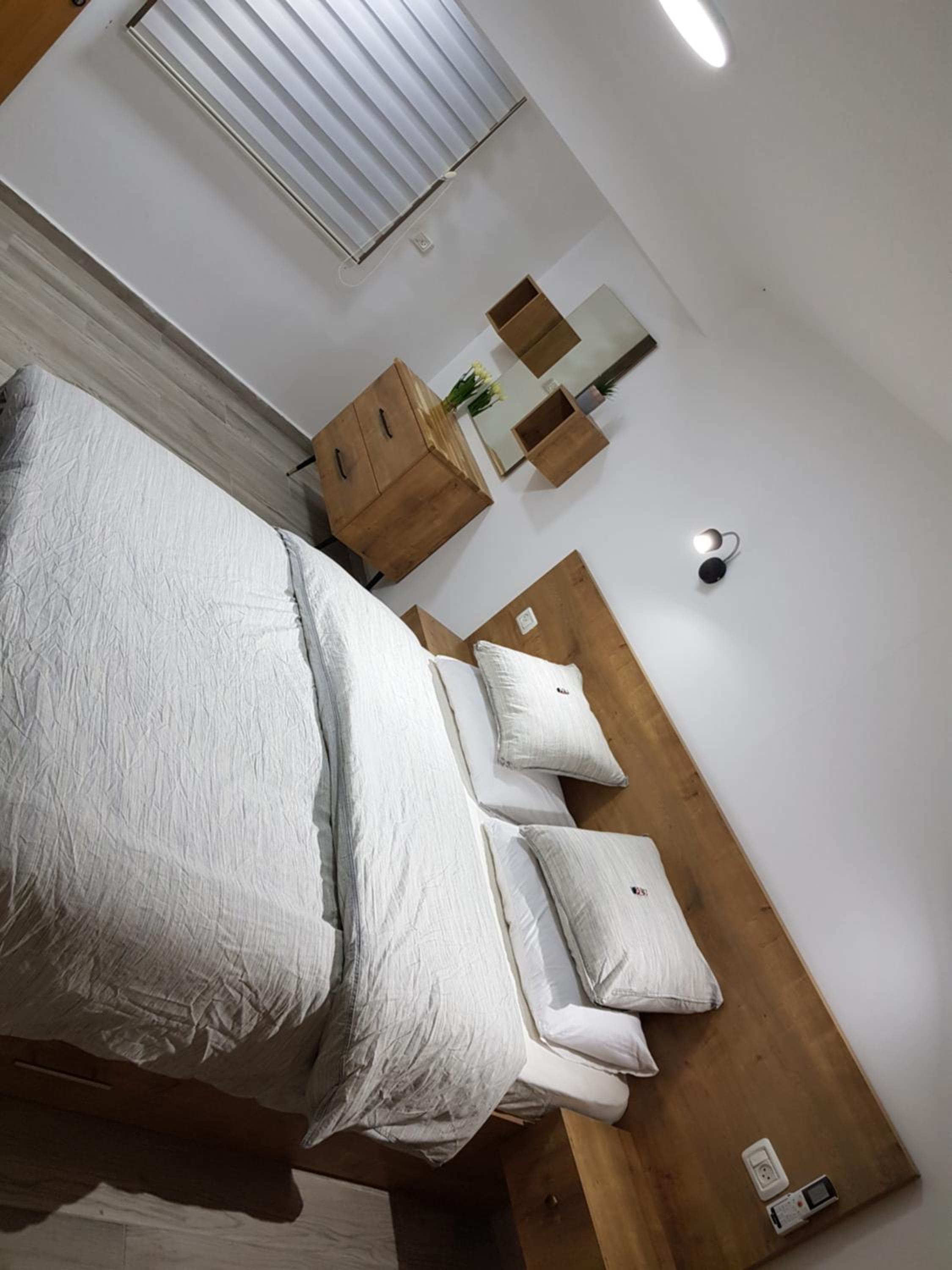 Deluxe Family Suite - Photo 16