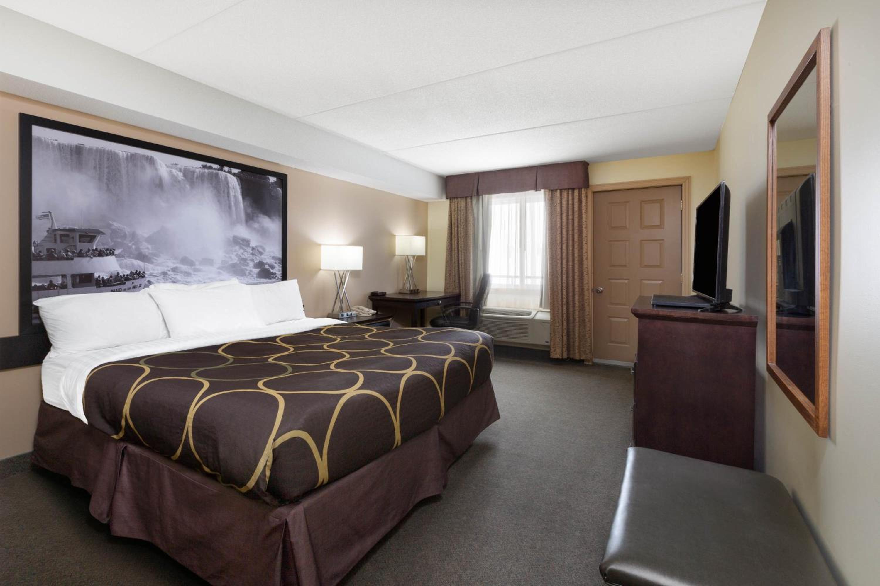 King Room - Non-Smoking - Photo 1