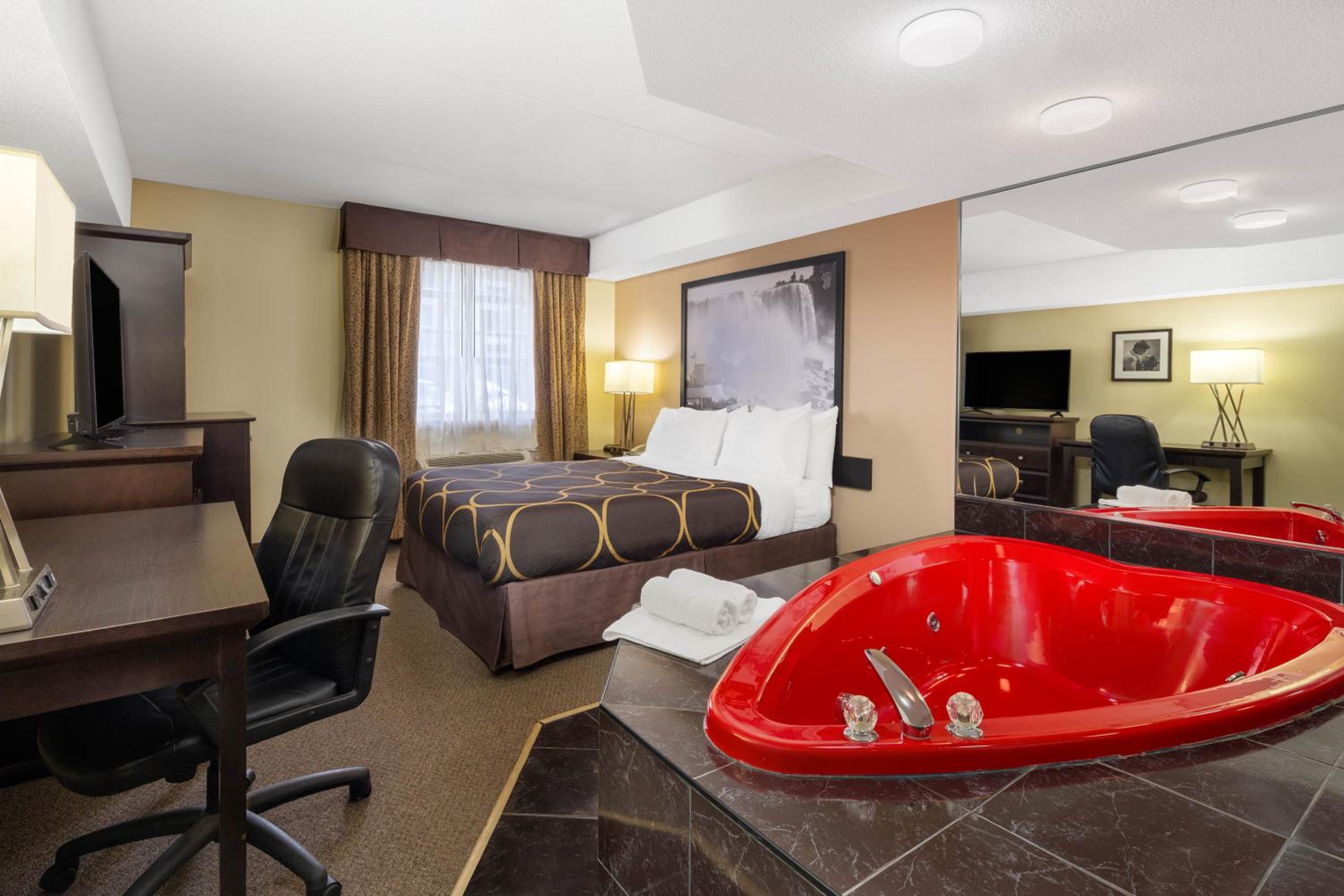 Deluxe Queen Room - Non-Smoking - Photo 4