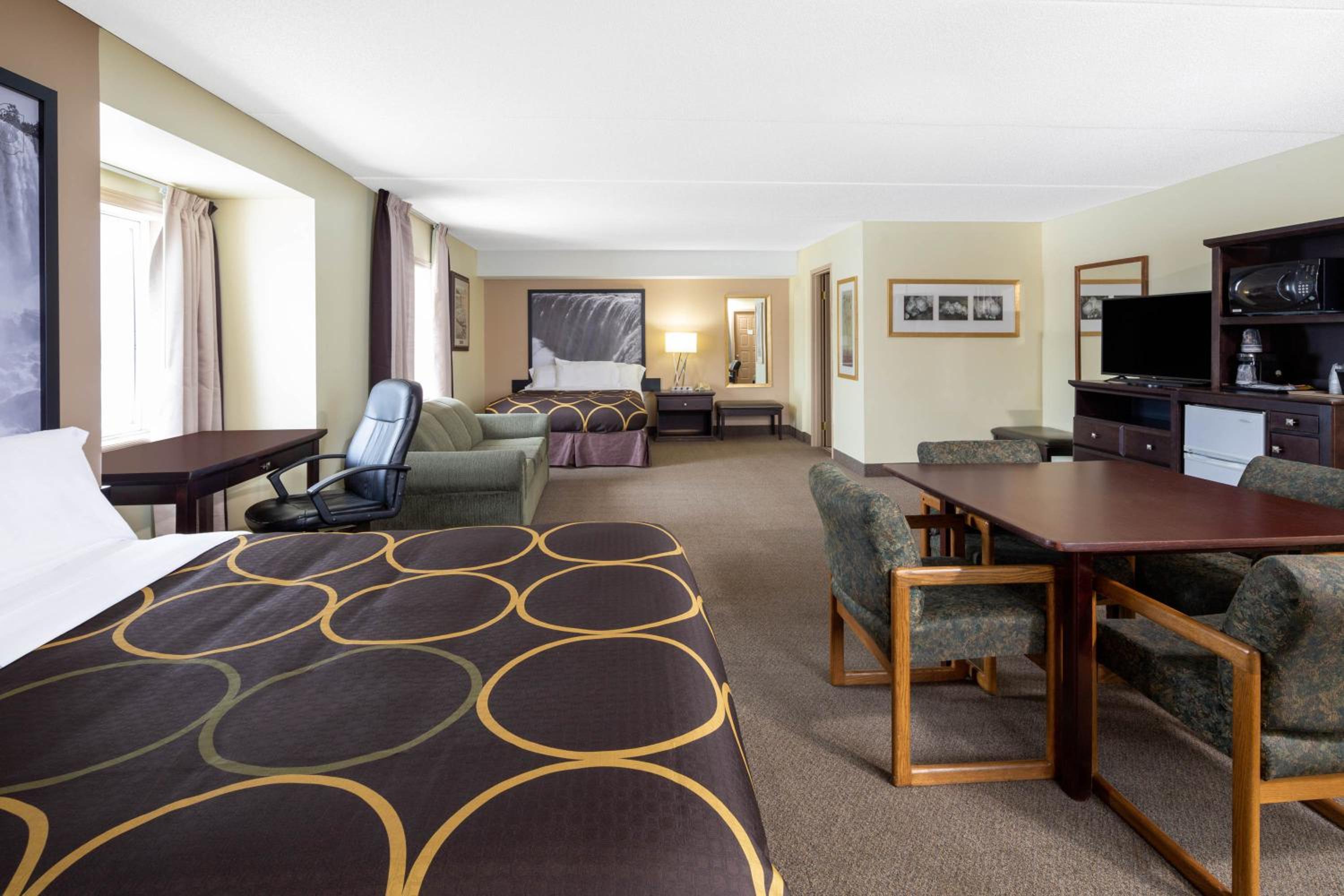 Two-Bedroom Family Suite with Four Queen Beds - Non-Smoking - Photo 1