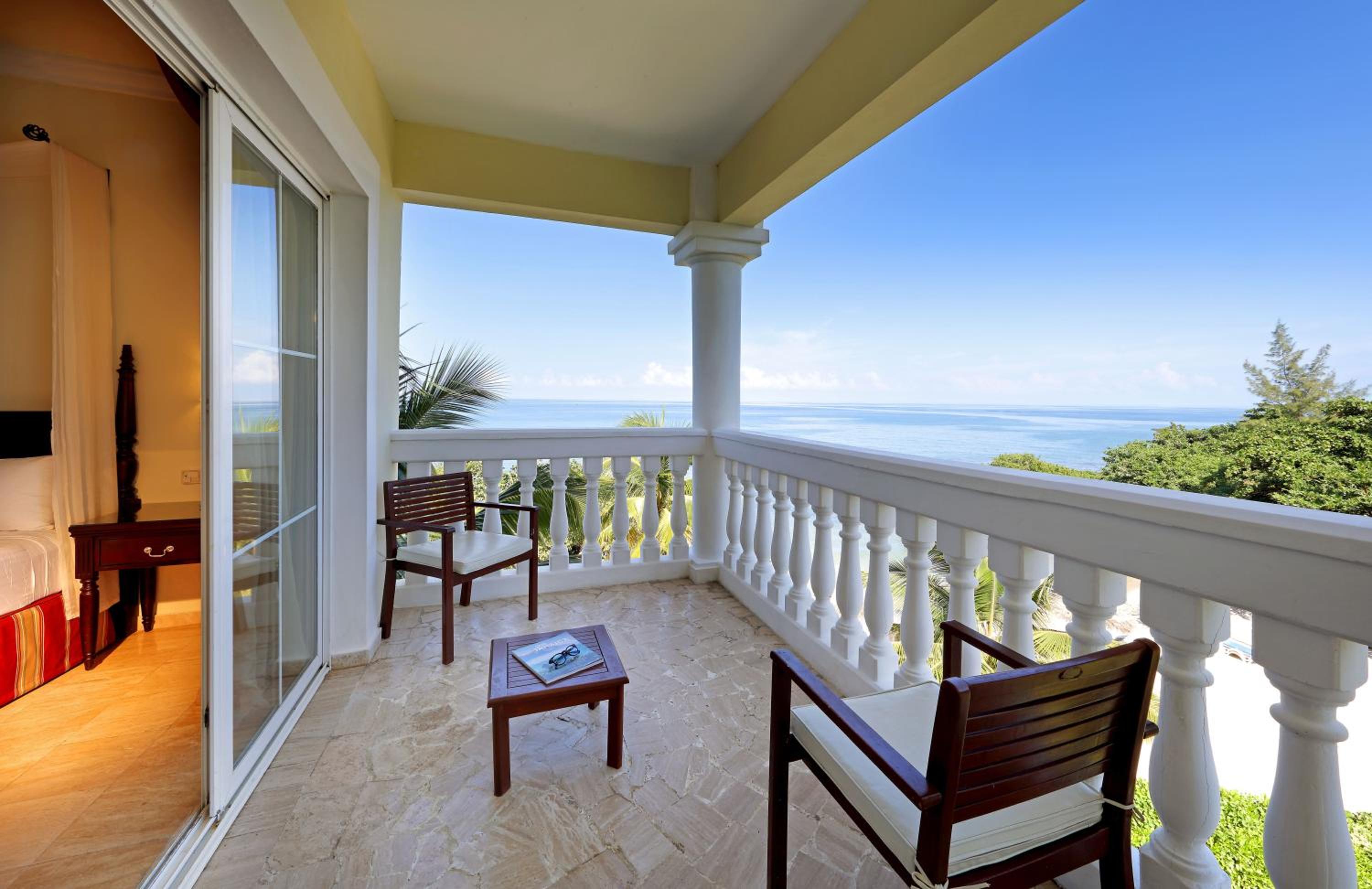 Suite, Ocean View thumbnail 6