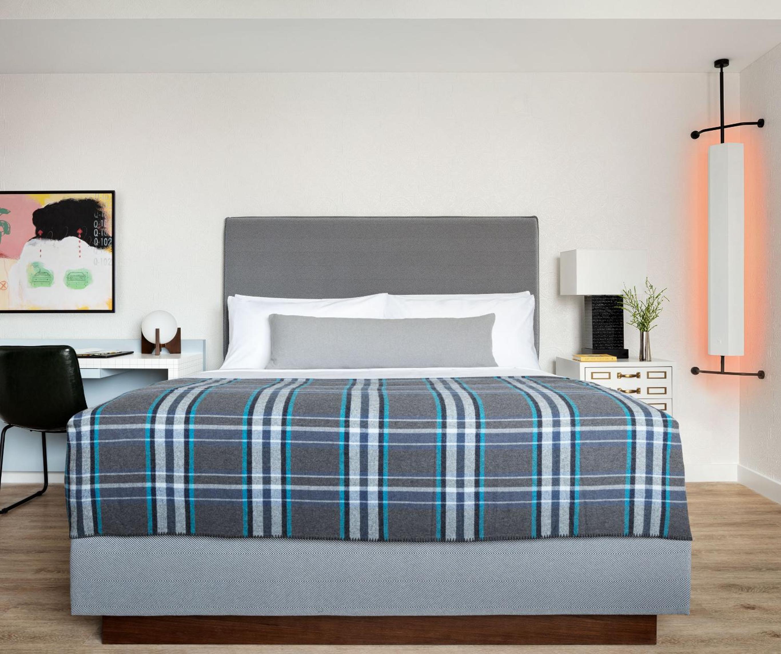 King Room with Roll-In Shower - Mobility/Hearing Accessible