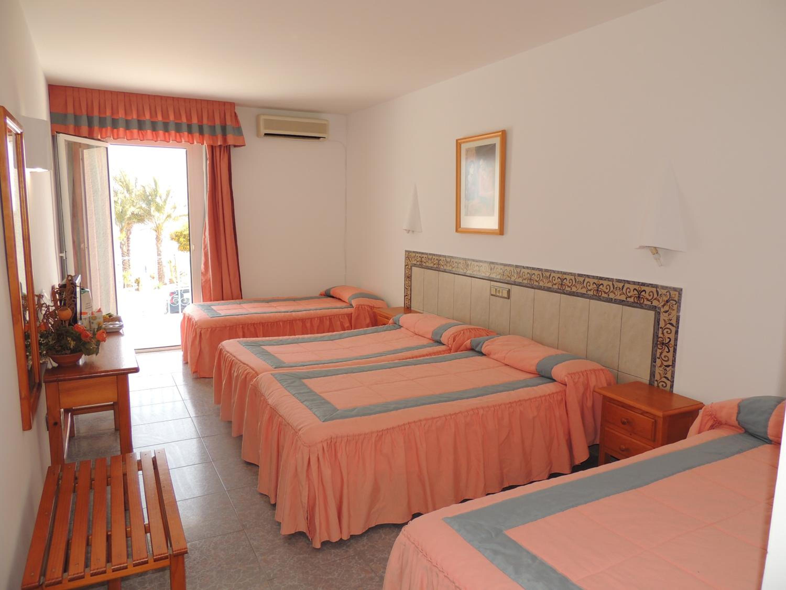 Habitación Cuádruple con Balcón